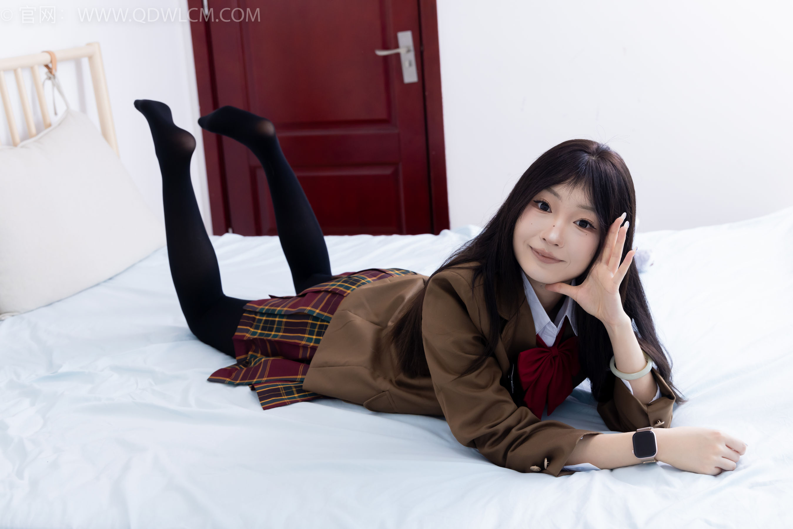 物恋传媒 No.2367 嘟嘟 - 皮鞋、厚黑丝、jk制服/(165P)