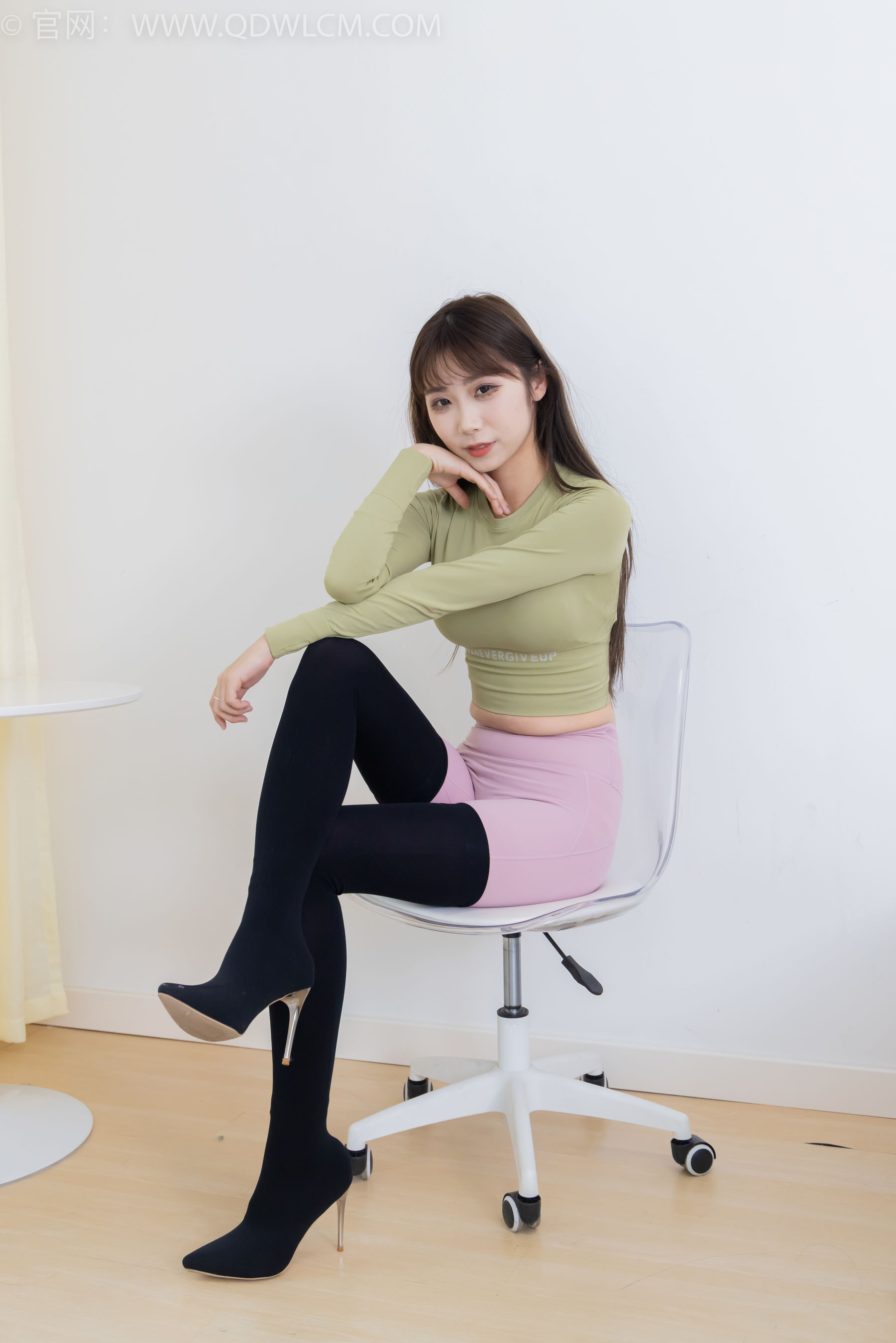 物恋传媒 No.2363 泡泡 - 瑜伽裤、过膝靴、薄白丝/(180P)