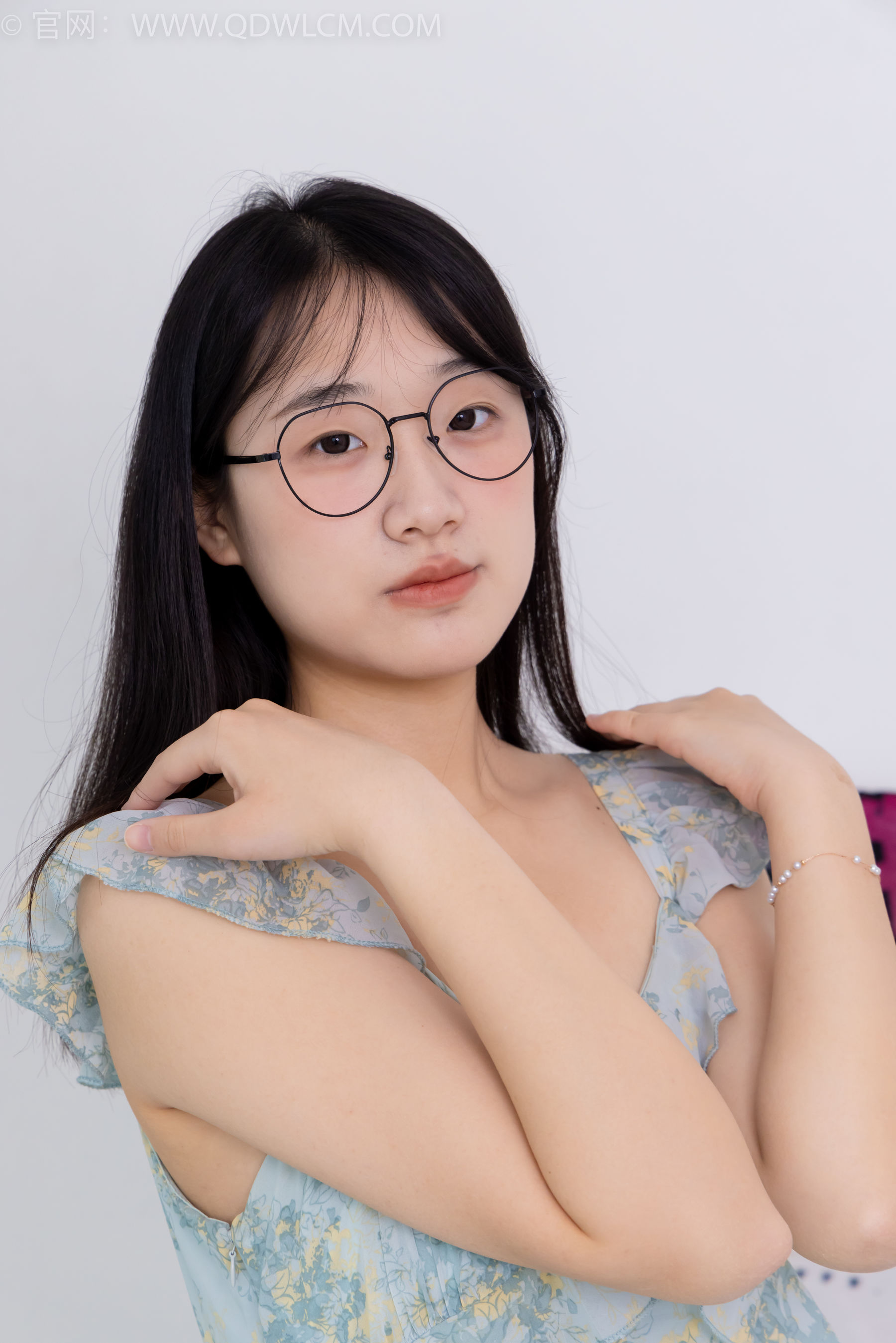 物恋传媒 No.2350 小椿 - 高跟鞋、白棉袜、裸足/(150P)