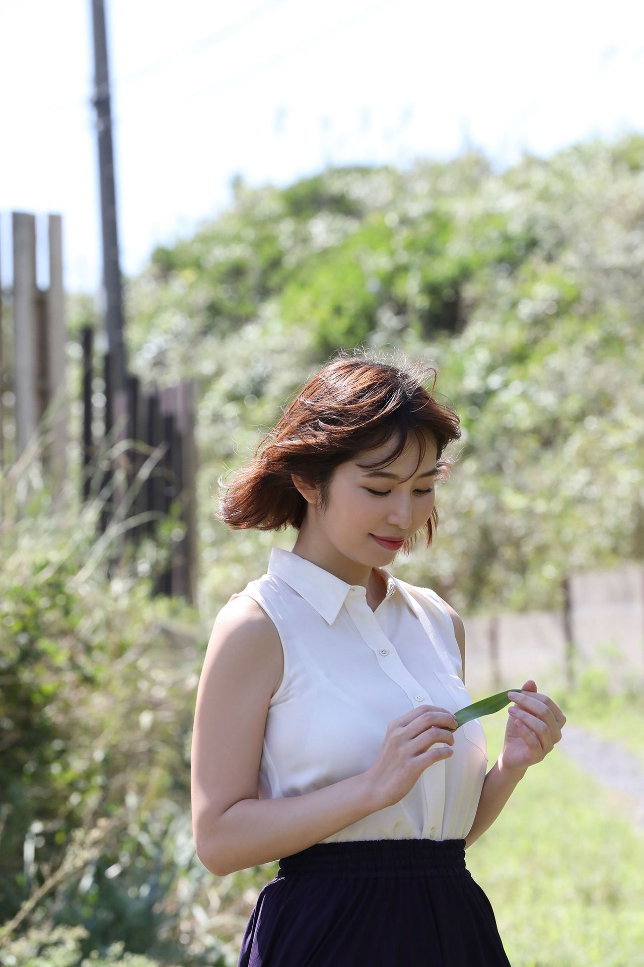 塩地美澄 - 日本一のフェロモン美女アナと官能トリップ/(113P)