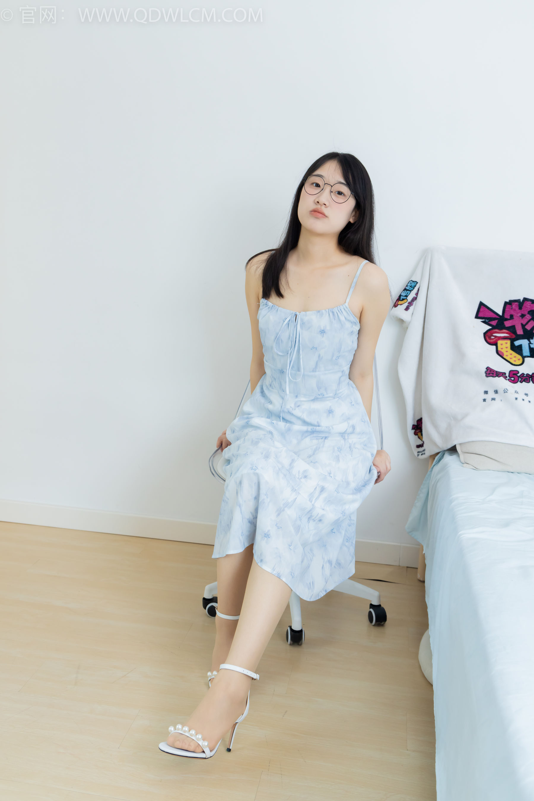 物恋传媒 No.2357 小椿 - 高跟凉鞋、肉丝/(150P)