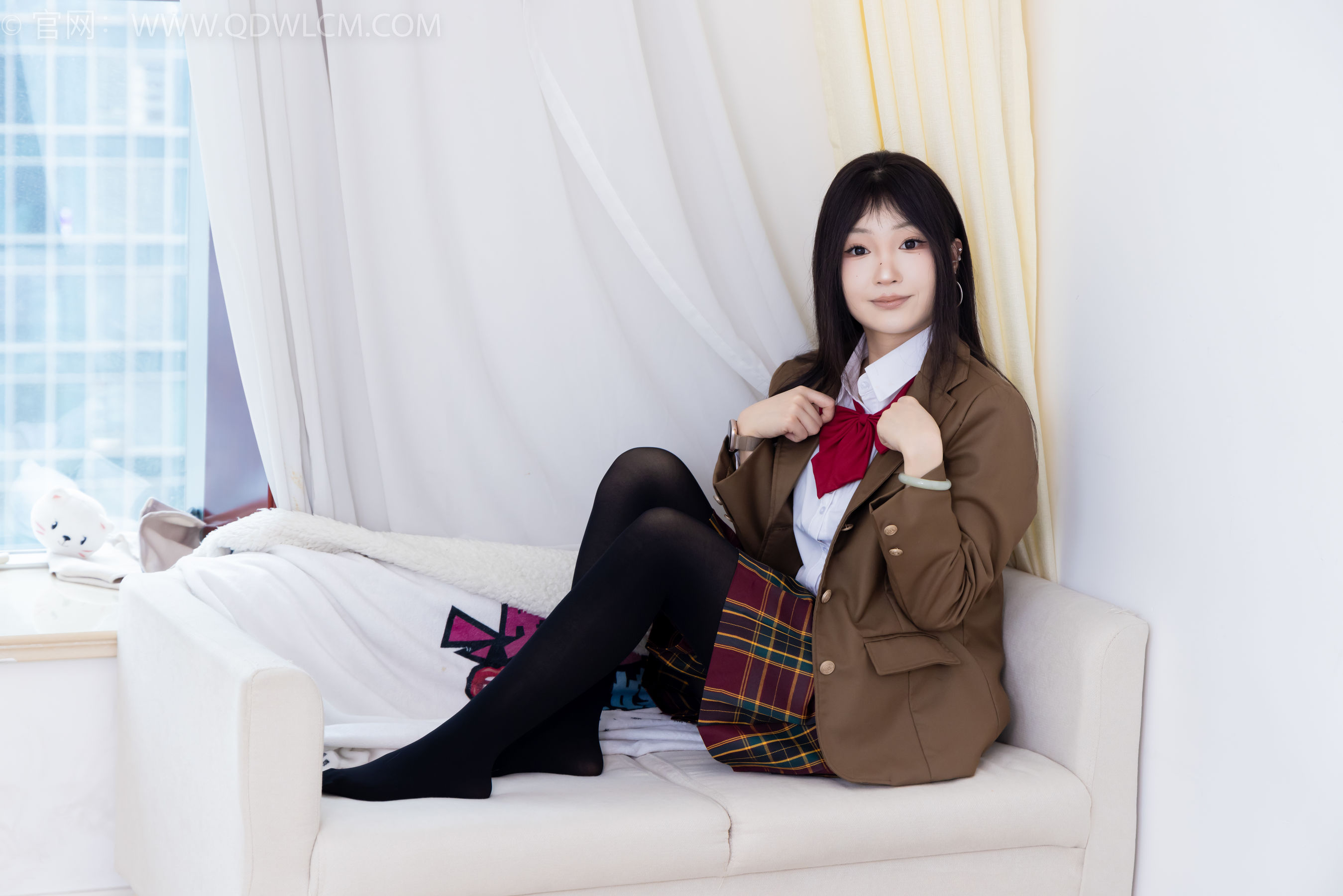 物恋传媒 No.2367 嘟嘟 - 皮鞋、厚黑丝、jk制服/(165P)