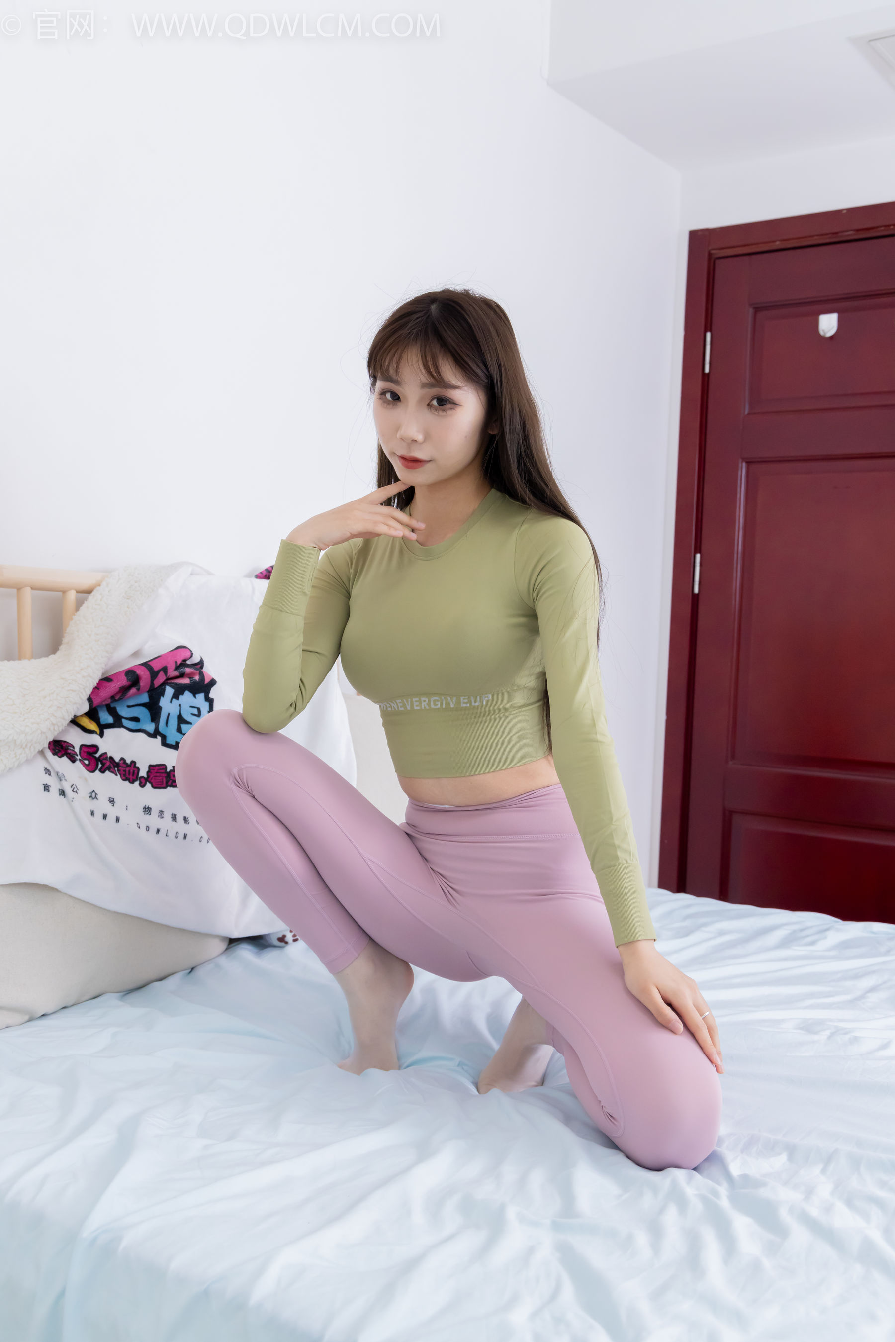 物恋传媒 No.2363 泡泡 - 瑜伽裤、过膝靴、薄白丝/(180P)