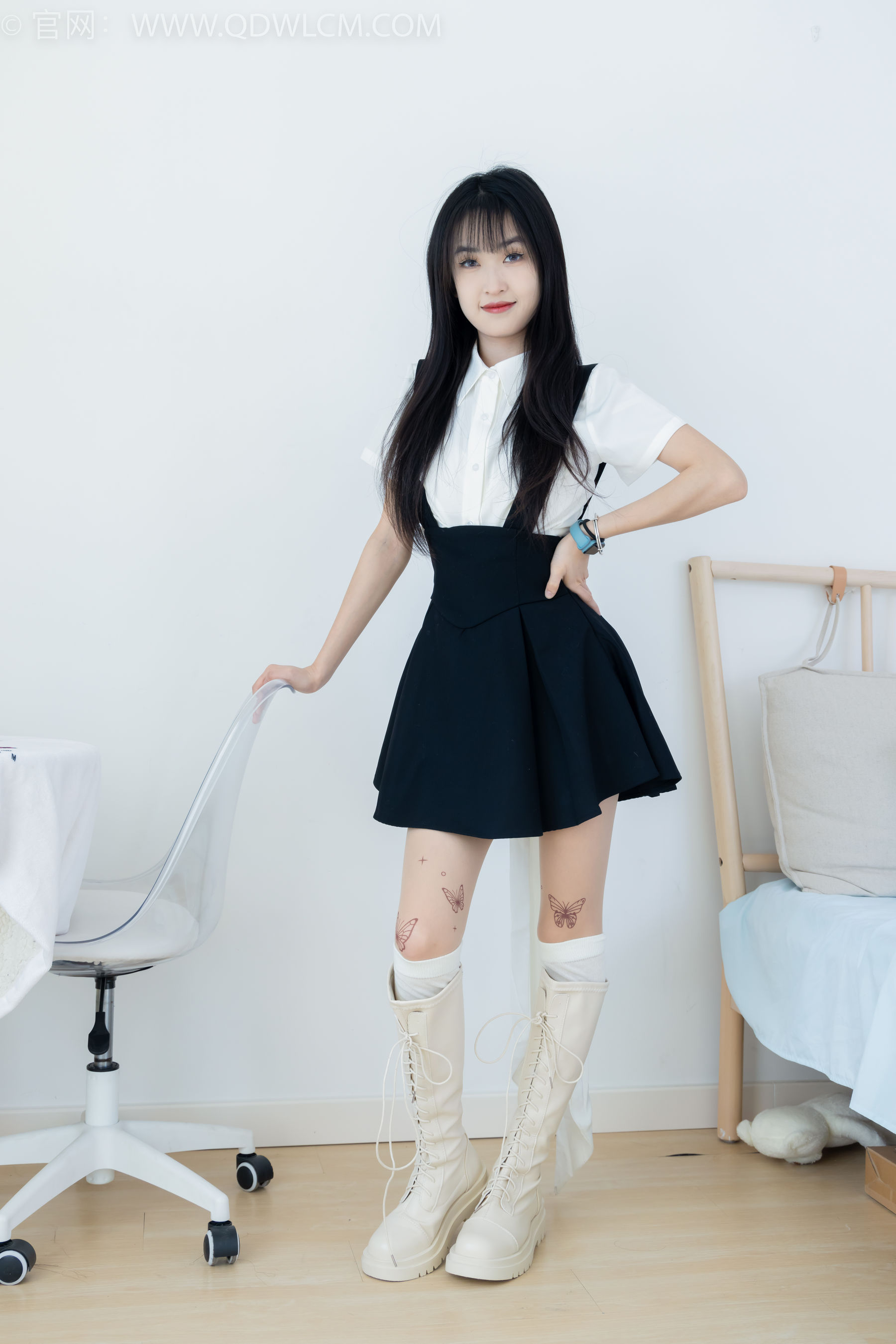 物恋传媒 No.2369 嘉木 - 长靴、长筒小腿白棉袜、蝴蝶薄肉丝/(200P)