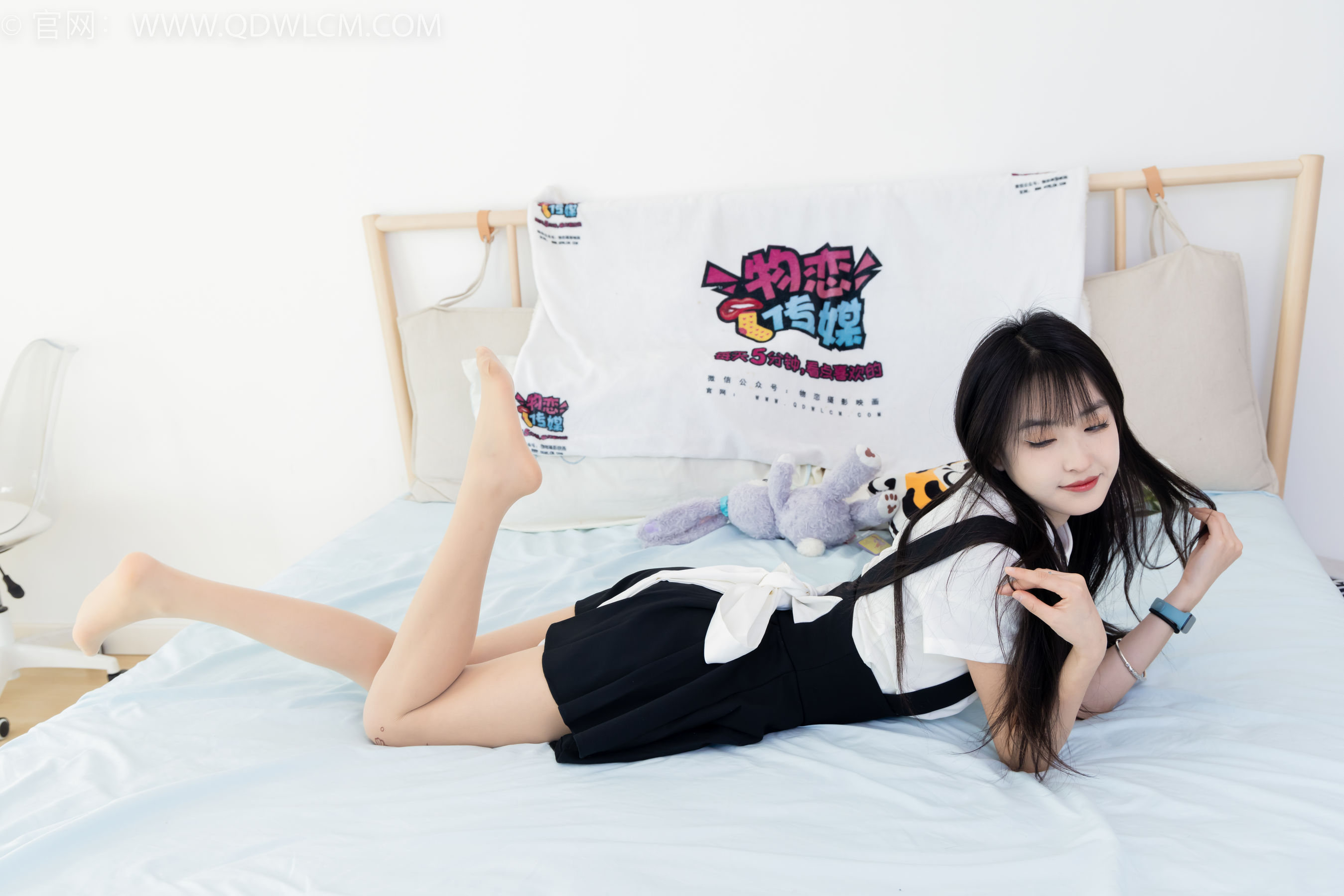 物恋传媒 No.2369 嘉木 - 长靴、长筒小腿白棉袜、蝴蝶薄肉丝/(200P)