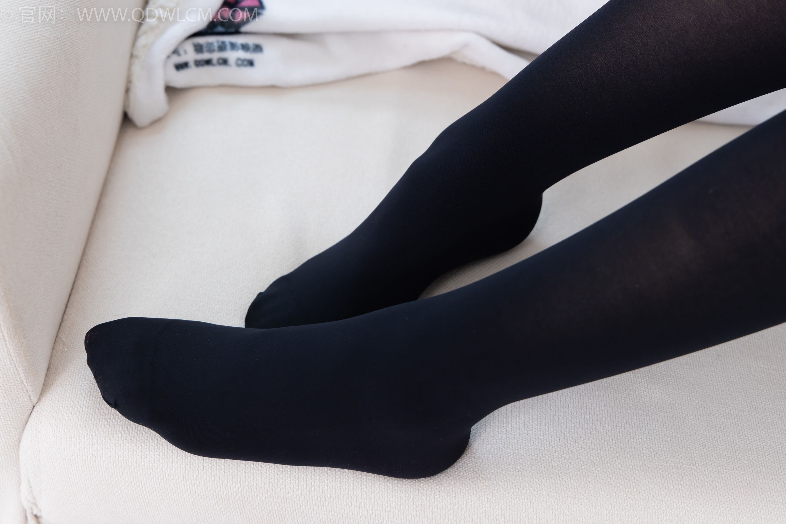 物恋传媒 No.2367 嘟嘟 - 皮鞋、厚黑丝、jk制服/(165P)