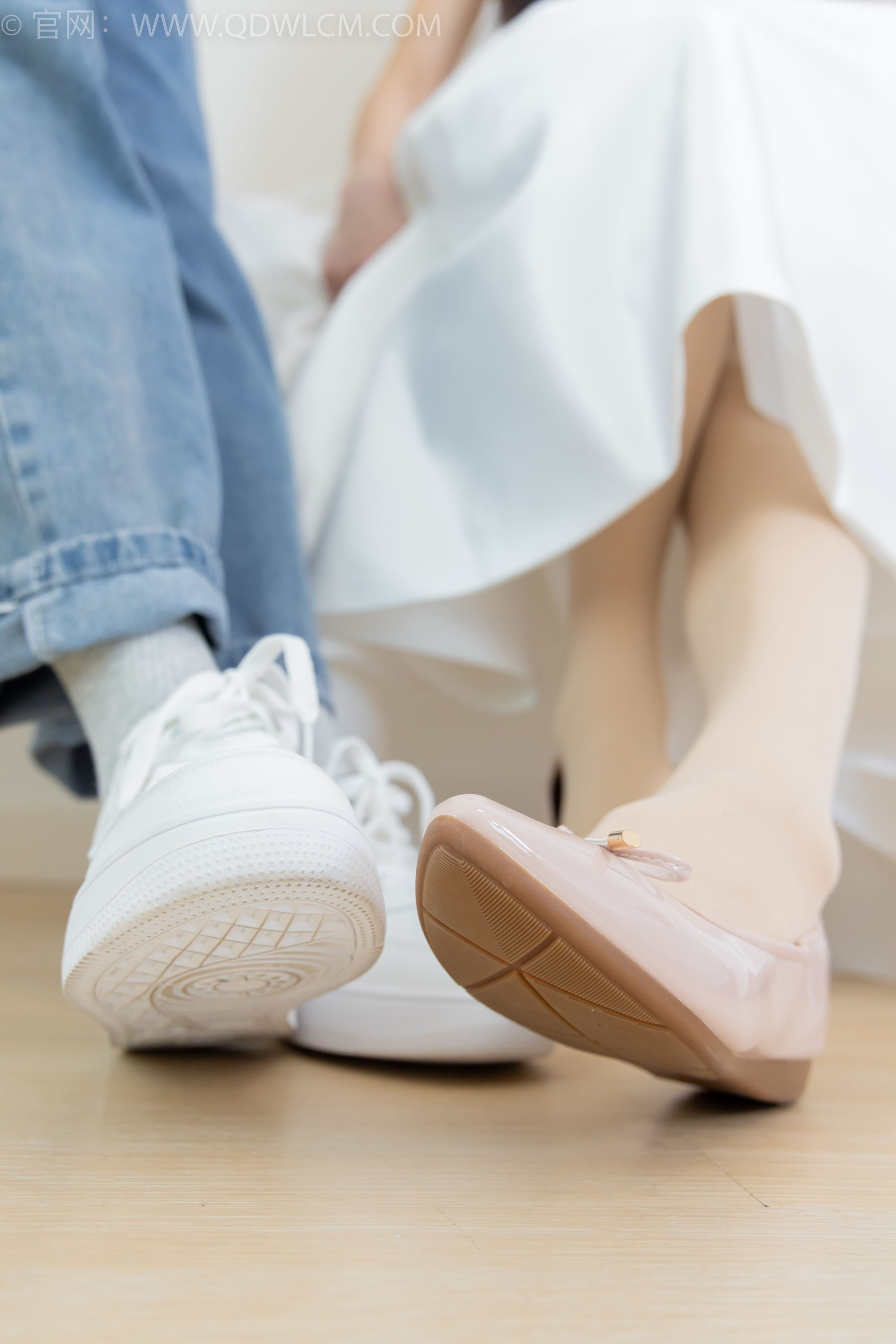 物恋传媒 No.2370 茯苓&欢欢 - 平底鞋、板鞋、厚肉丝、灰色棉袜、薄肉丝/(150P)