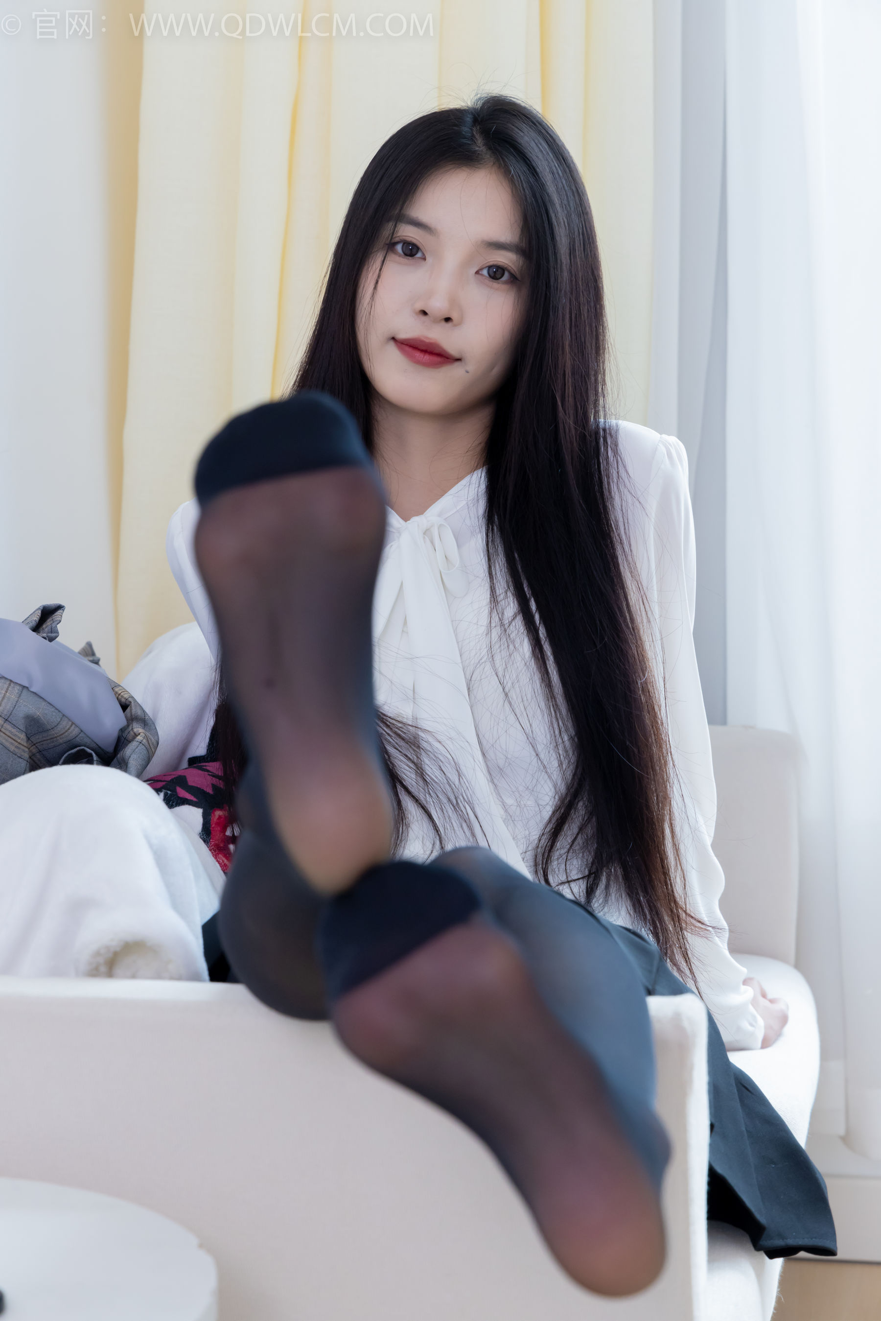 物恋传媒 No.2349 茯苓 - 高跟长靴、高跟凉鞋、厚肉丝、薄黑丝/(175P)