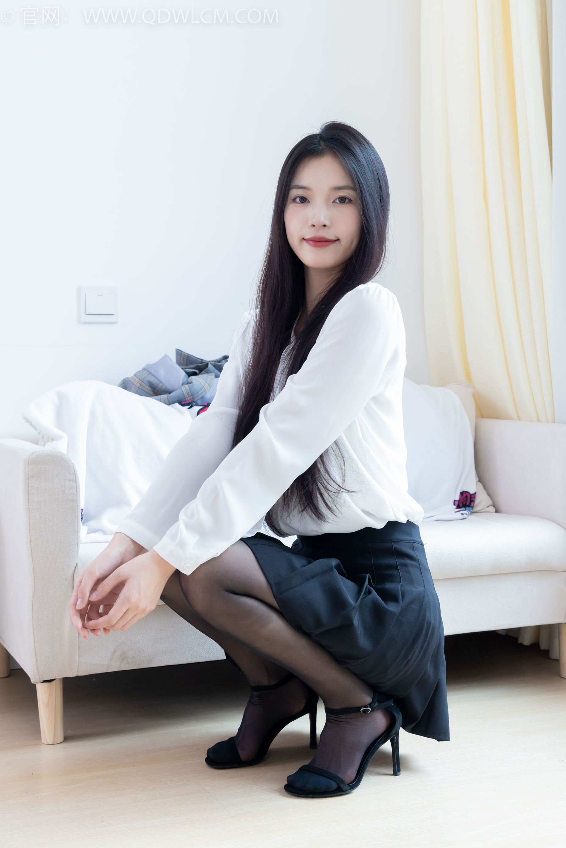 物恋传媒 No.2349 茯苓 - 高跟长靴、高跟凉鞋、厚肉丝、薄黑丝/(175P)