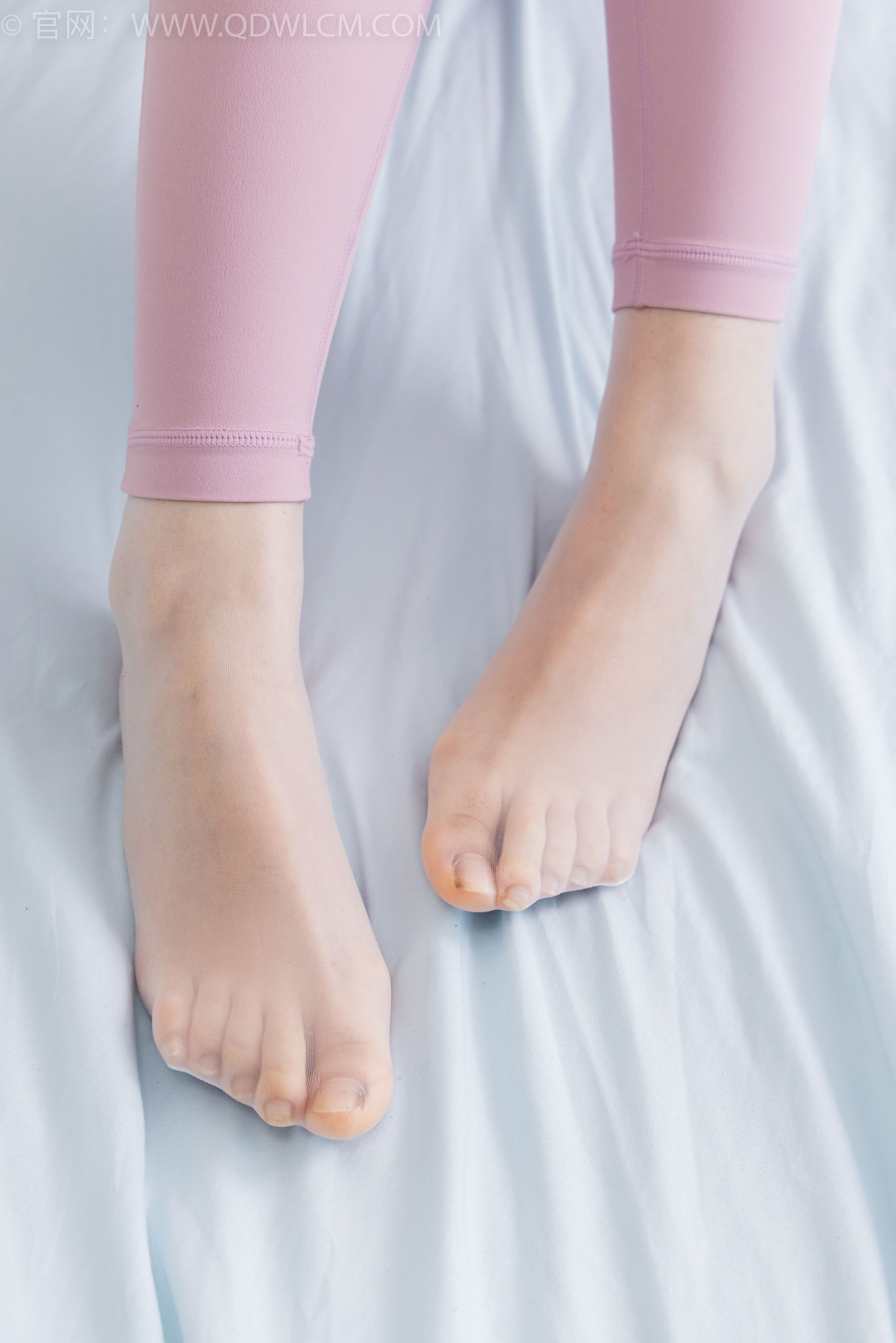 物恋传媒 No.2363 泡泡 - 瑜伽裤、过膝靴、薄白丝/(180P)