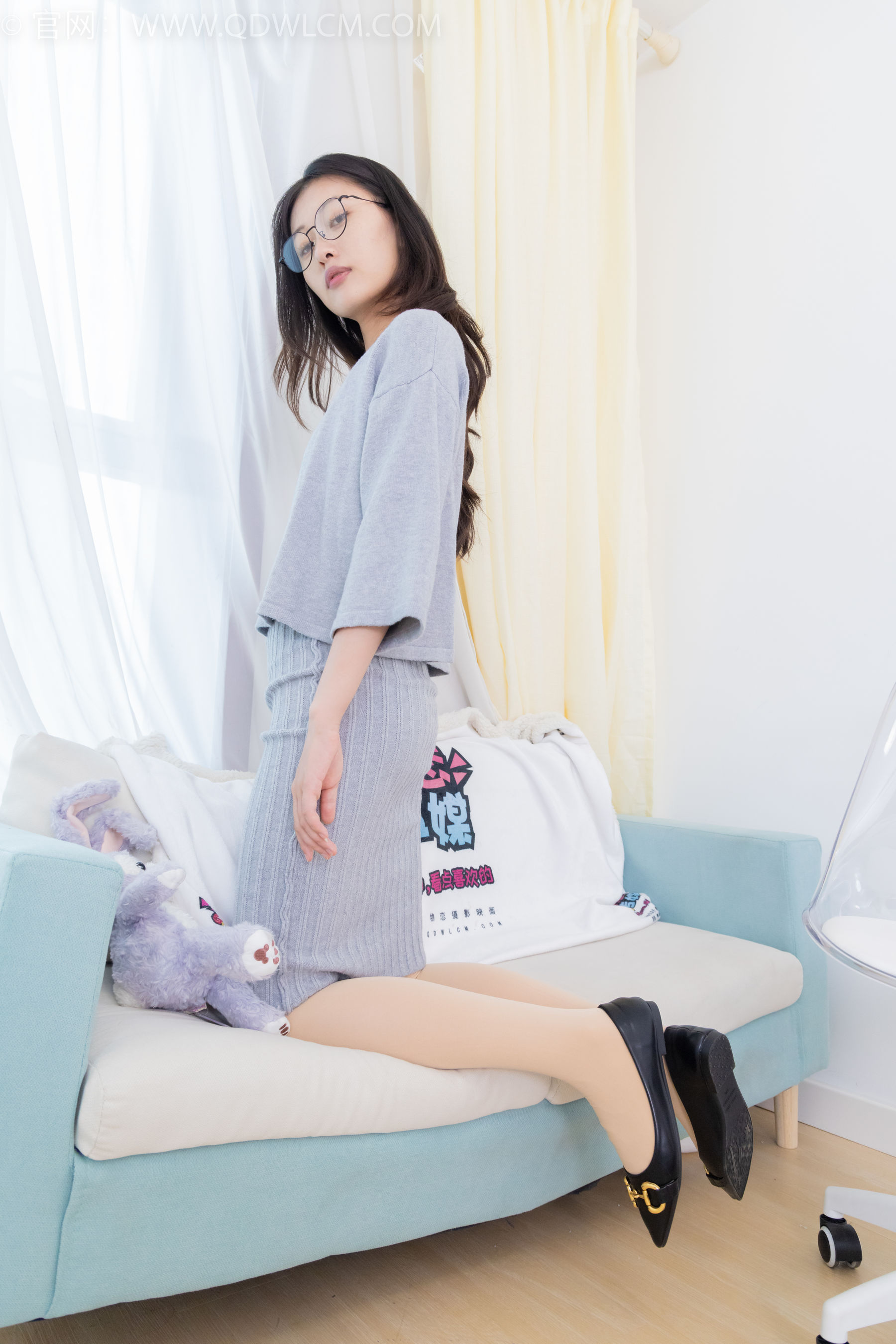 物恋传媒 No.2360 小优 - 平底鞋、厚肉丝/(155P)