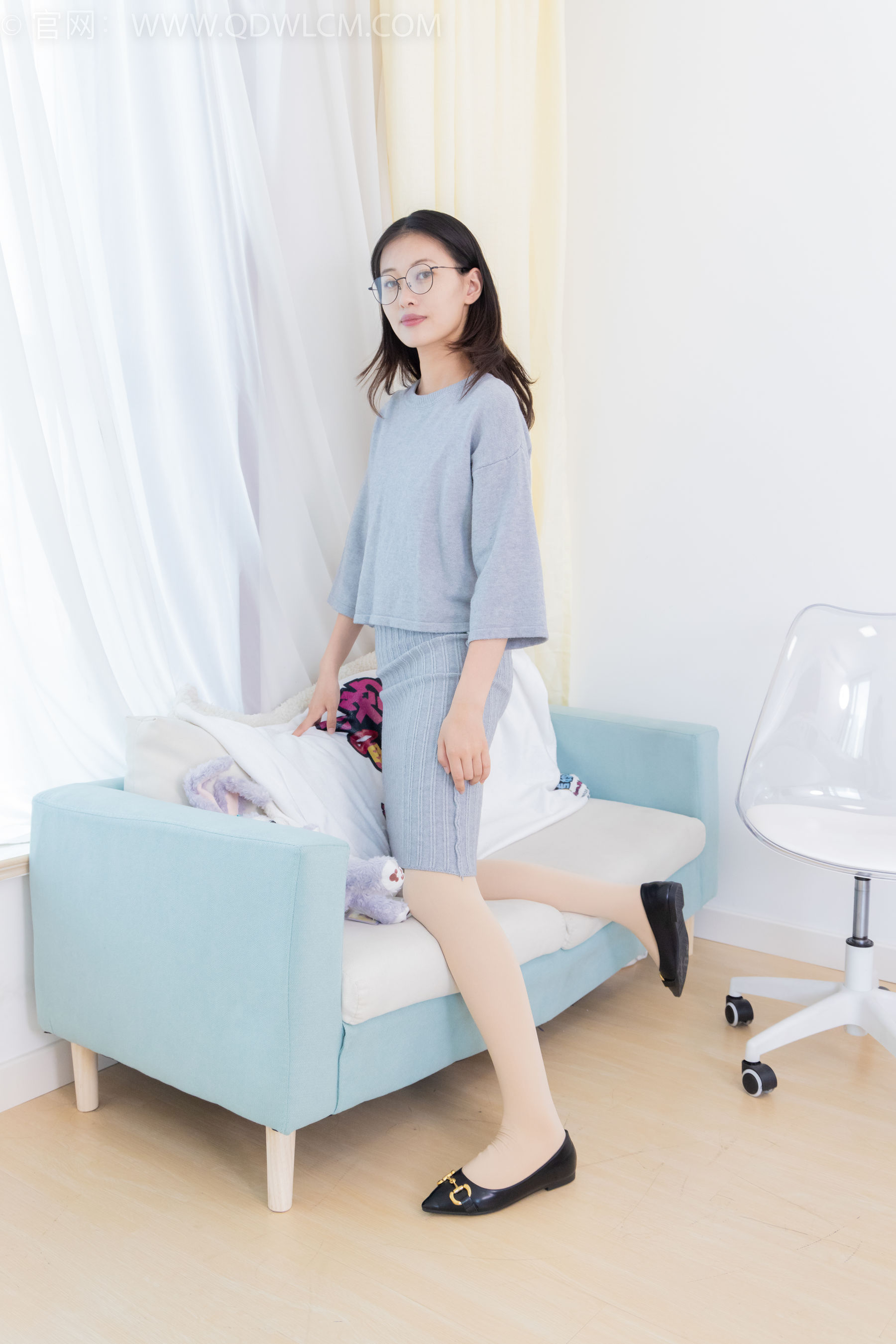 物恋传媒 No.2360 小优 - 平底鞋、厚肉丝/(155P)