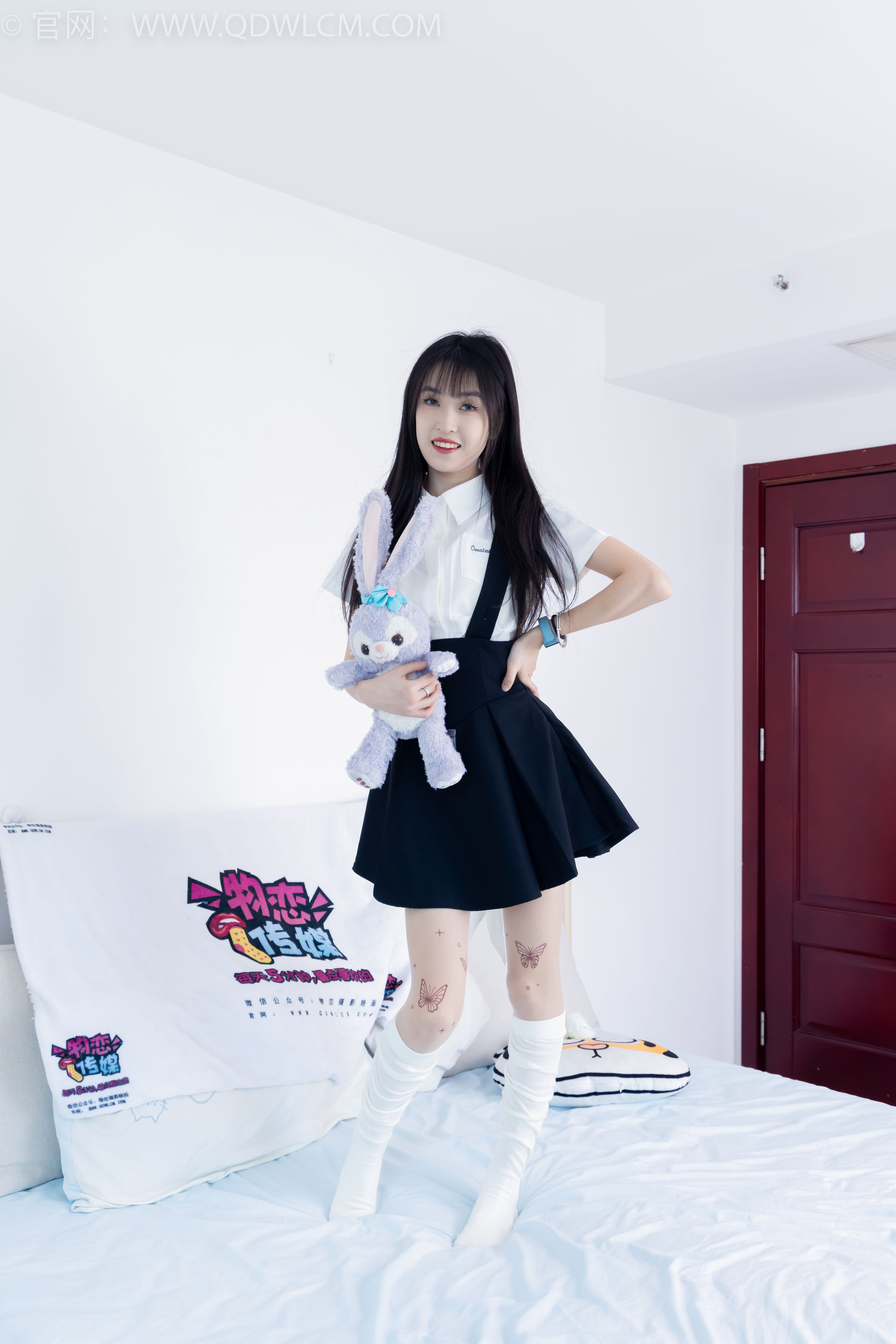 物恋传媒 No.2369 嘉木 - 长靴、长筒小腿白棉袜、蝴蝶薄肉丝/(200P)