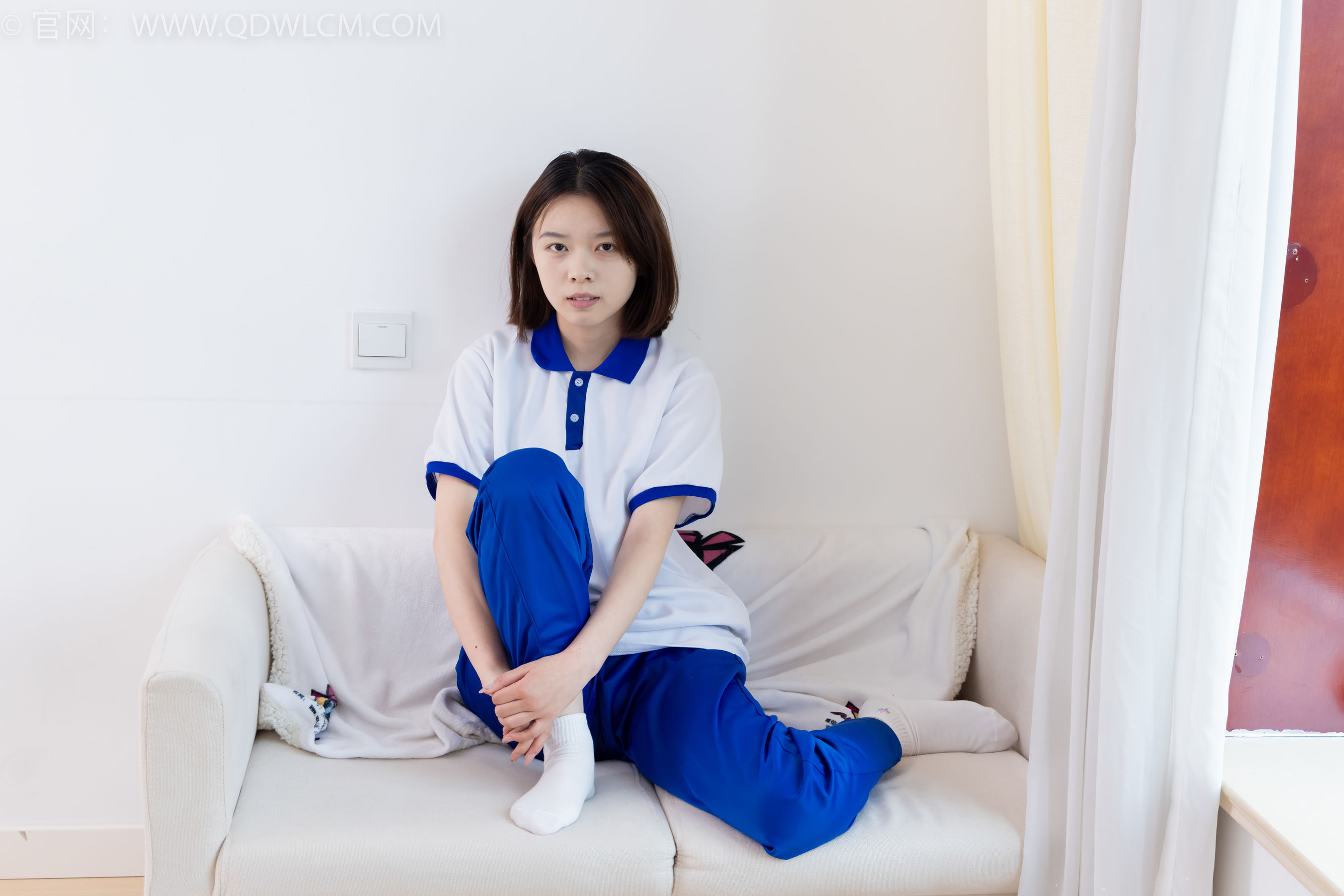 物恋传媒 No.2364 小悦 - 校服、板鞋、白棉袜、裸足/(150P)