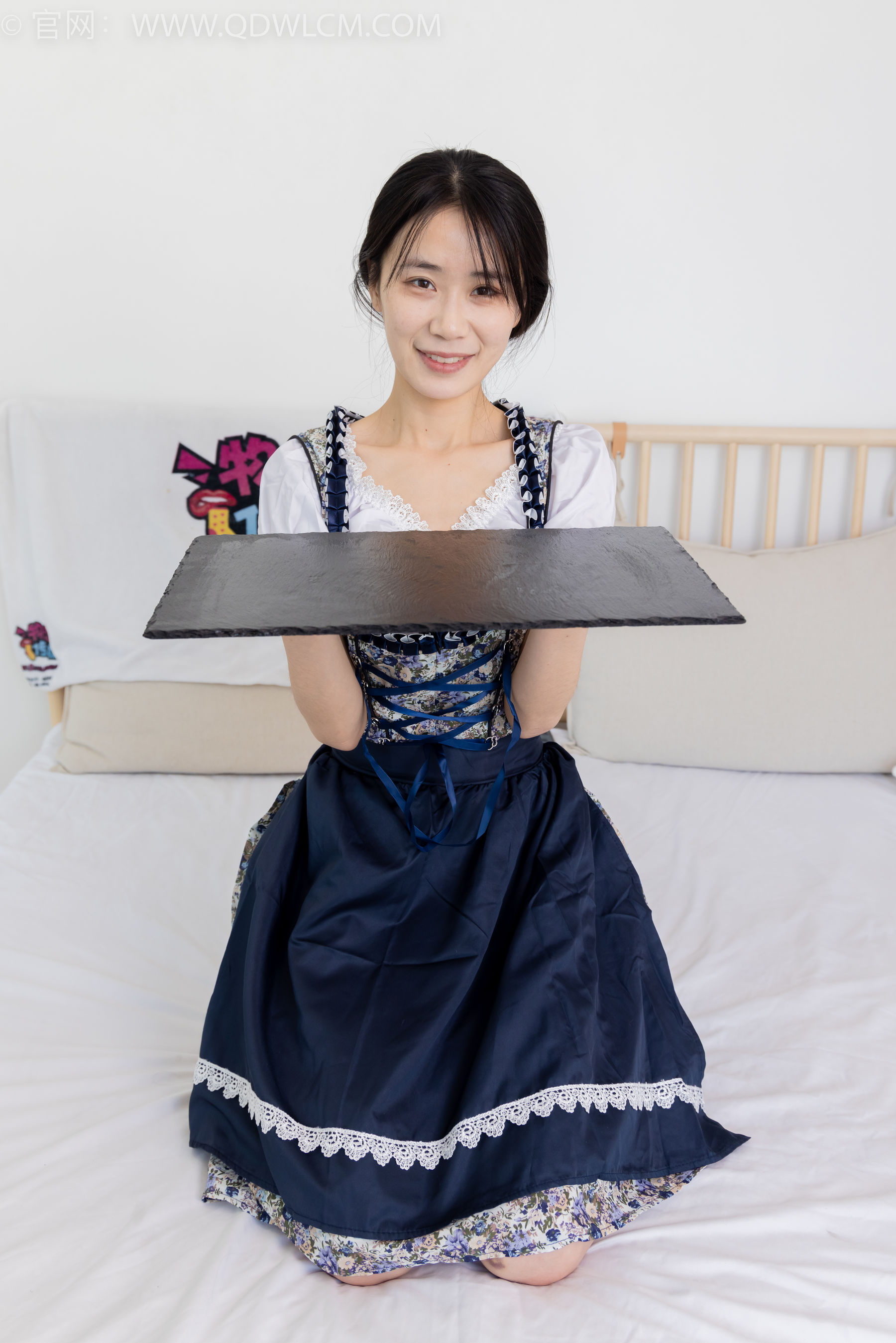 物恋传媒 No.2365 菜菜 - 高跟鞋、薄白丝、裸足/(260P)