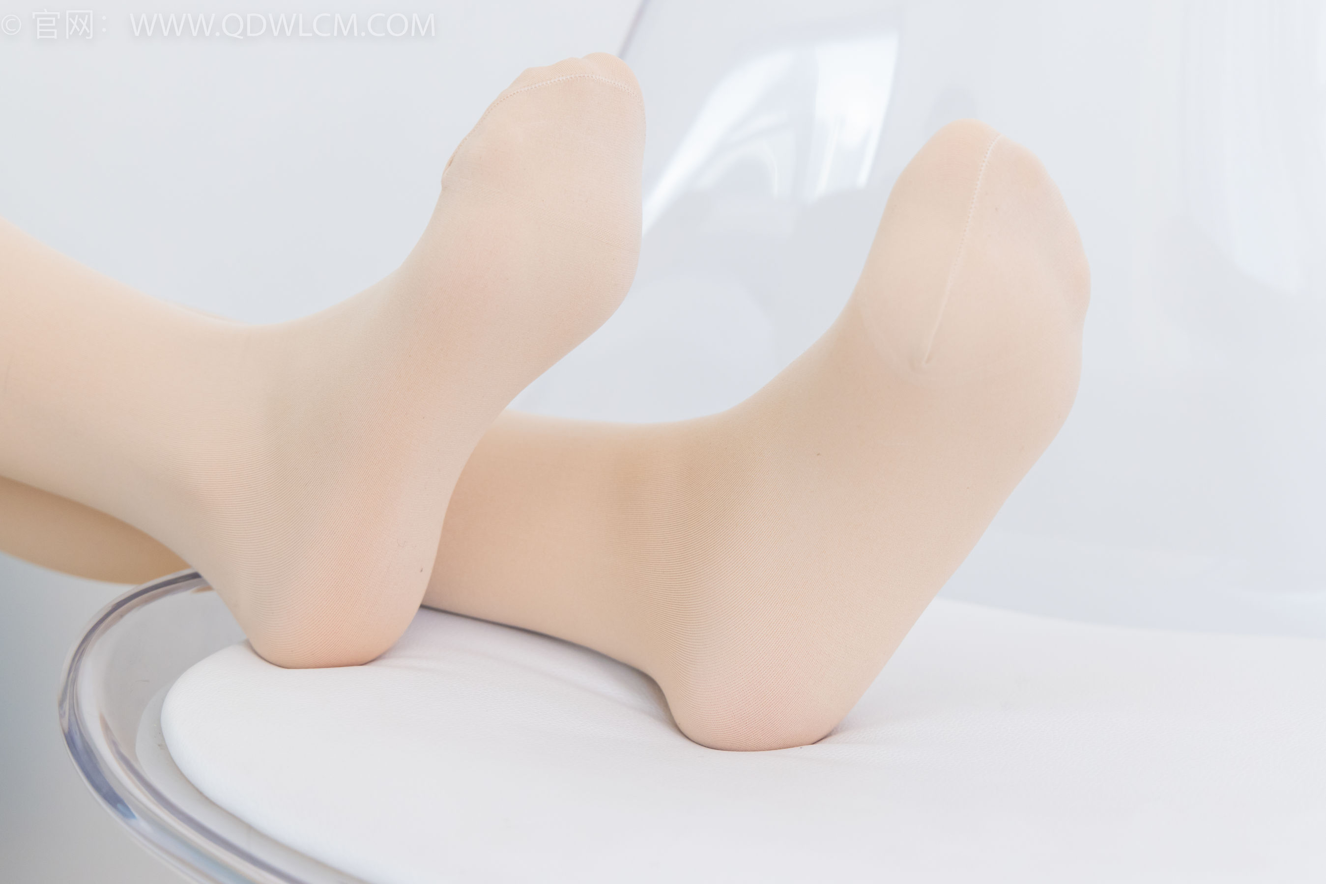 物恋传媒 No.2360 小优 - 平底鞋、厚肉丝/(155P)