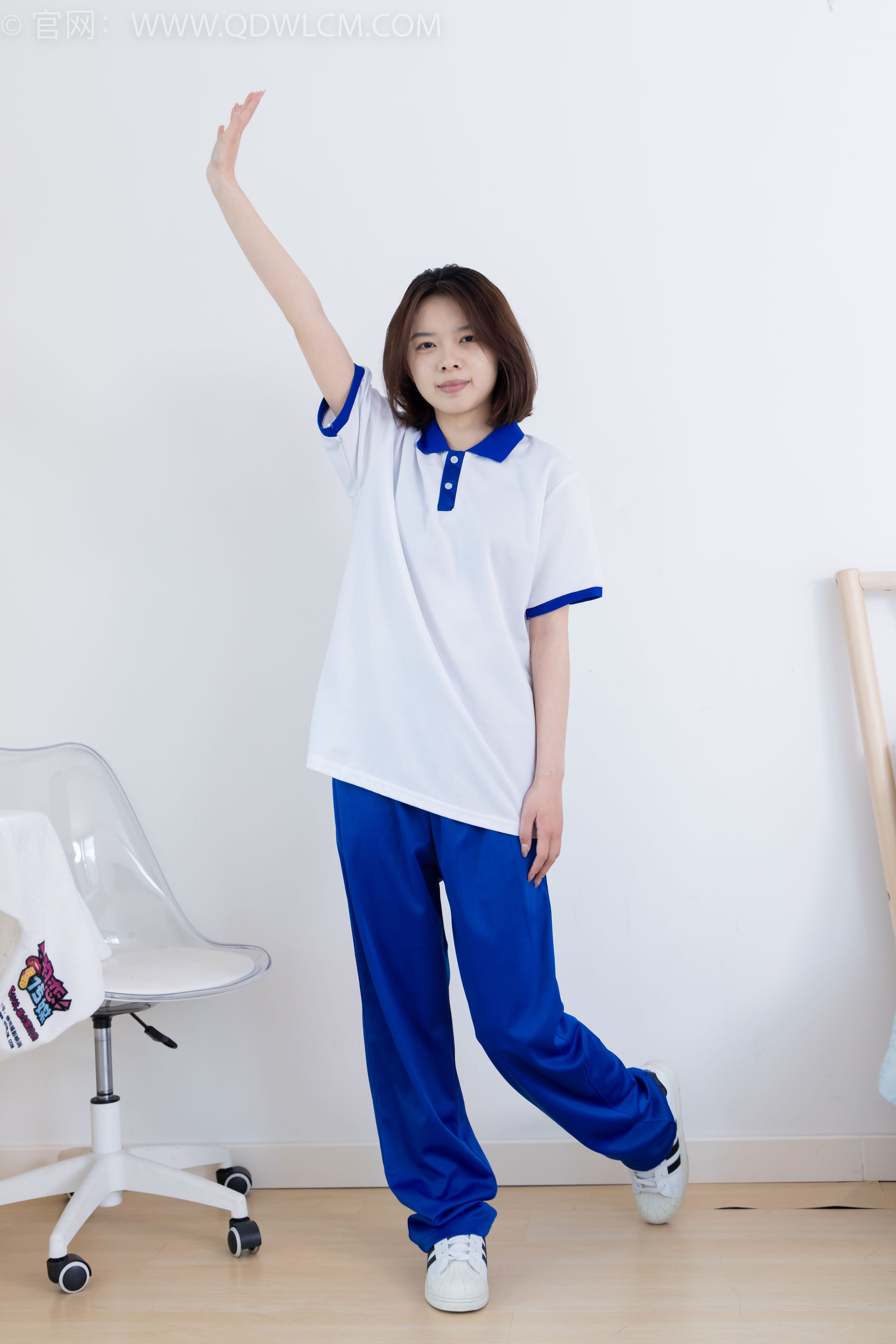 物恋传媒 No.2364 小悦 - 校服、板鞋、白棉袜、裸足/(150P)