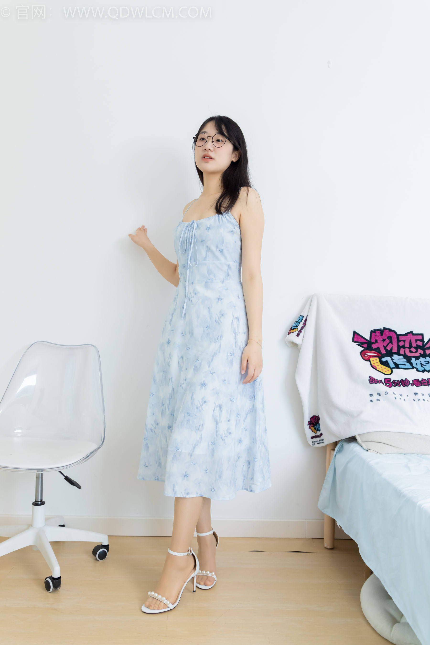 物恋传媒 No.2357 小椿 - 高跟凉鞋、肉丝/(150P)