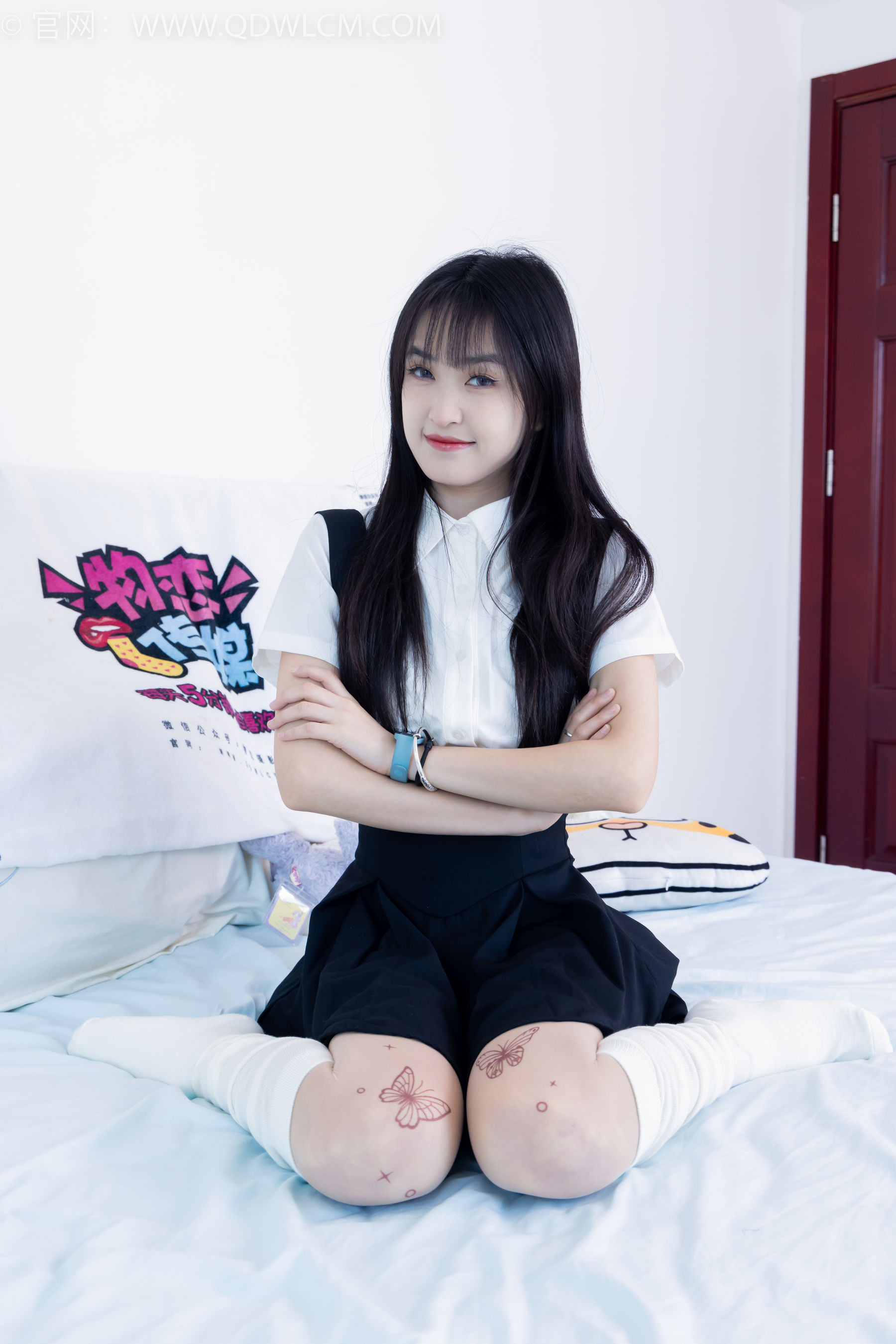 物恋传媒 No.2369 嘉木 - 长靴、长筒小腿白棉袜、蝴蝶薄肉丝/(200P)