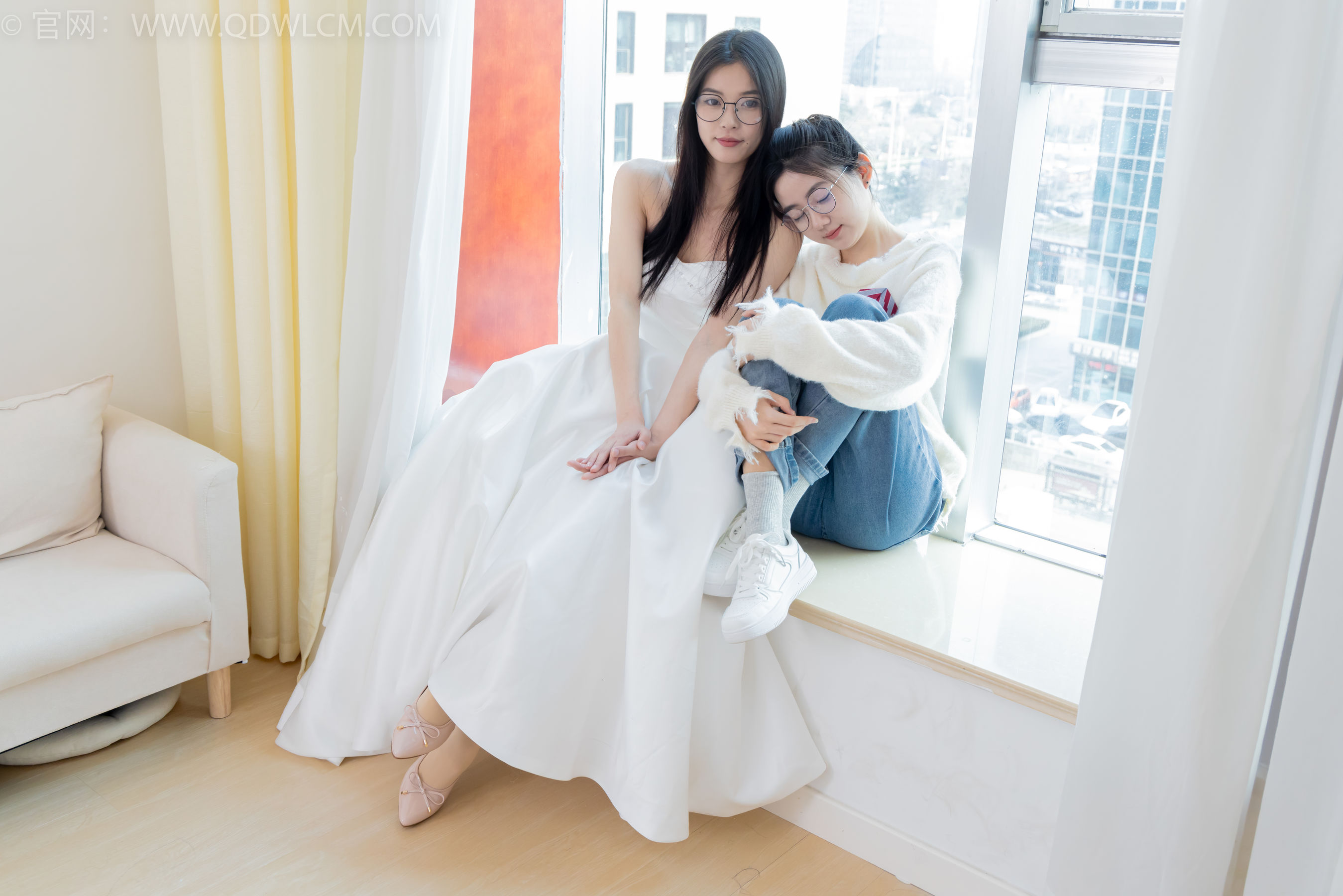 物恋传媒 No.2370 茯苓&欢欢 - 平底鞋、板鞋、厚肉丝、灰色棉袜、薄肉丝/(150P)