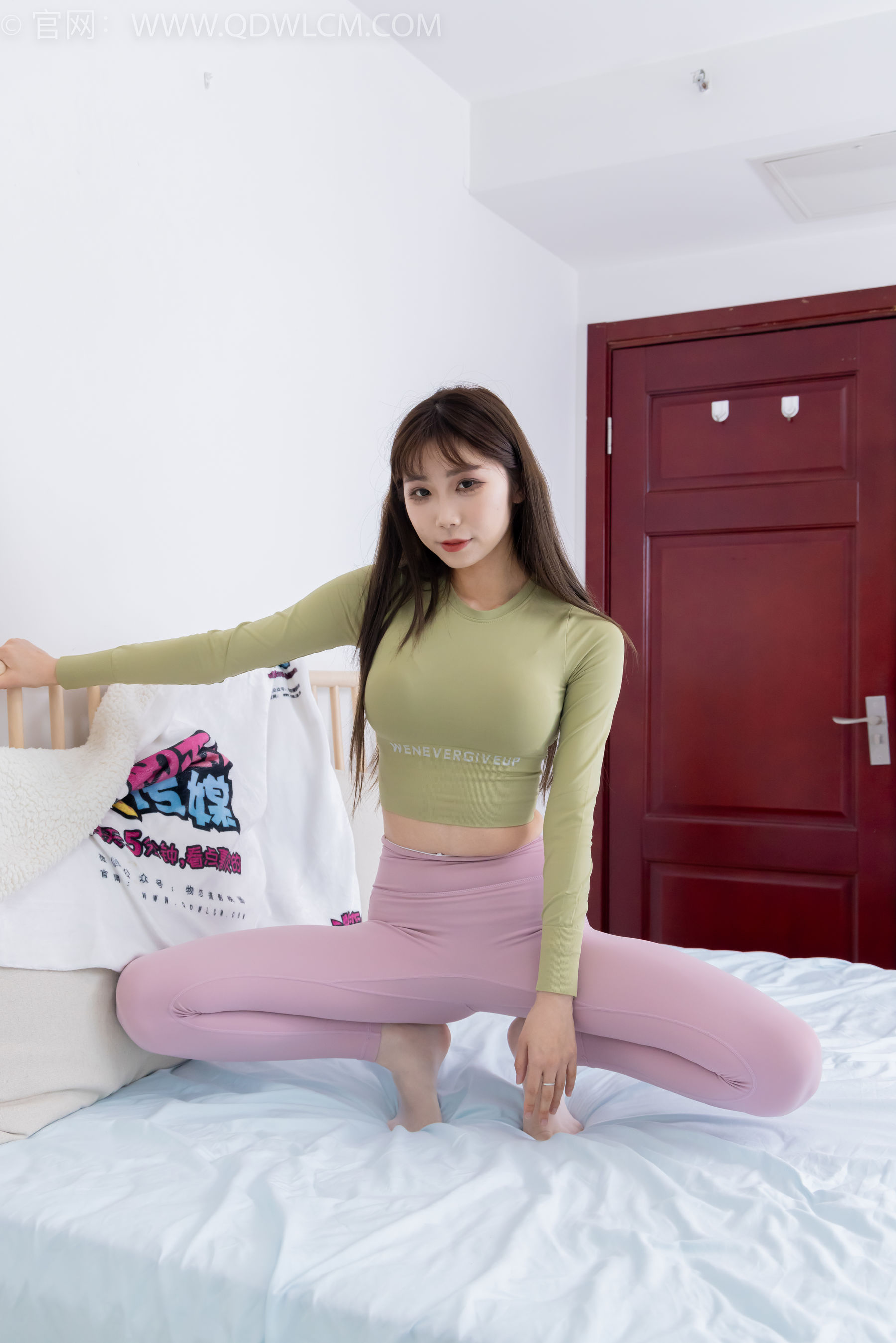 物恋传媒 No.2363 泡泡 - 瑜伽裤、过膝靴、薄白丝/(180P)