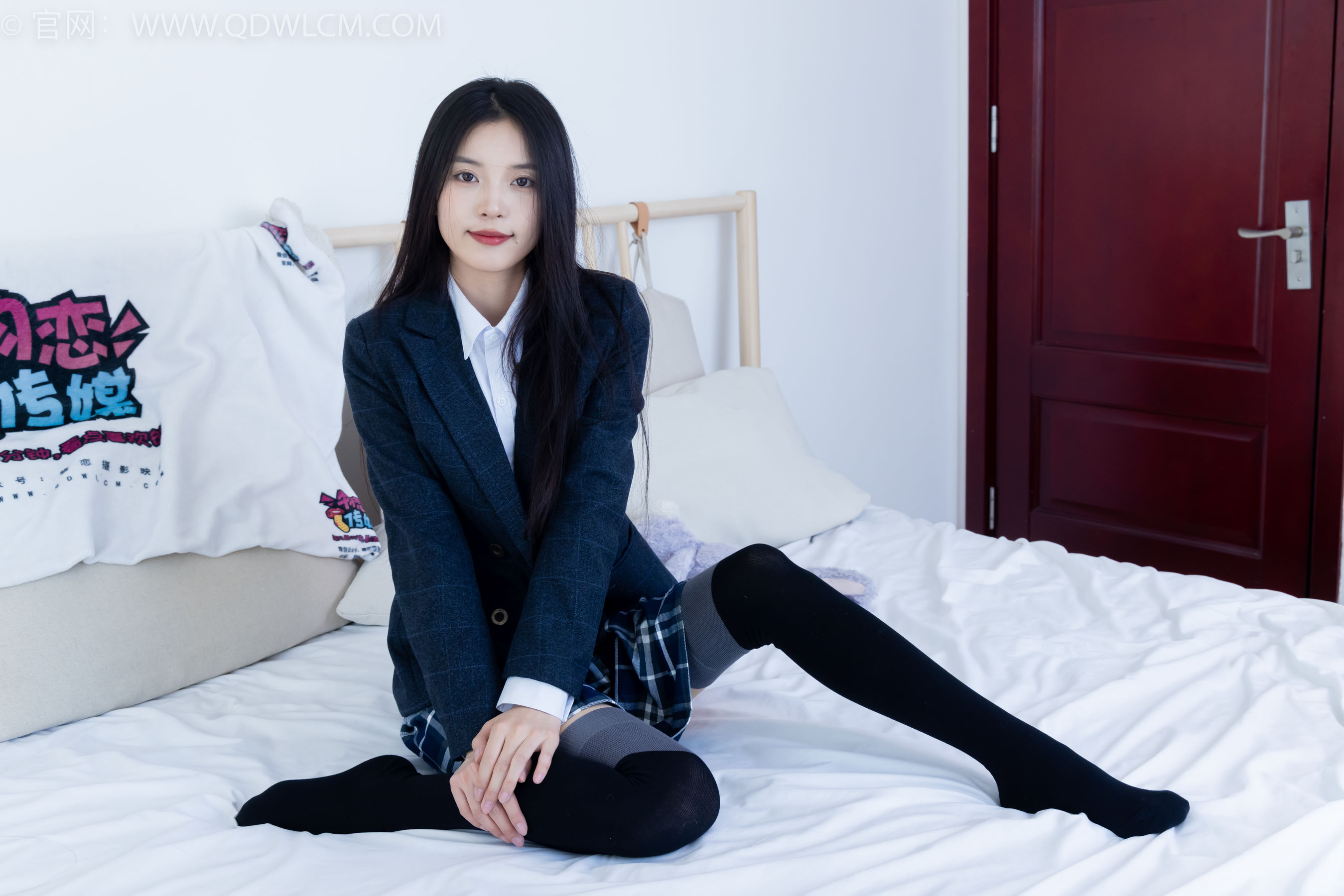 物恋传媒 No.2371 茯苓 - JK制服、皮鞋、拼接过膝袜/(155P)