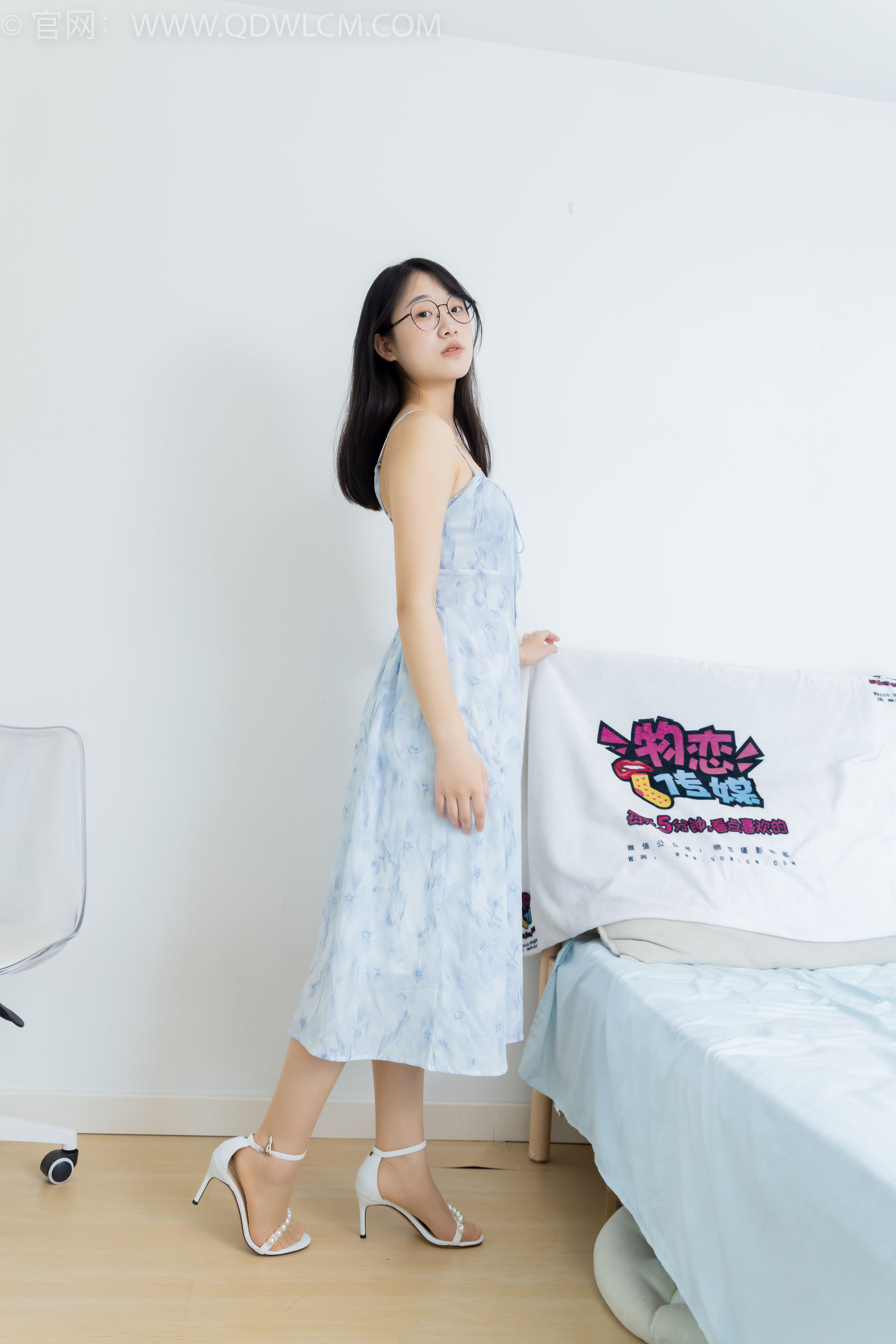 物恋传媒 No.2357 小椿 - 高跟凉鞋、肉丝/(150P)