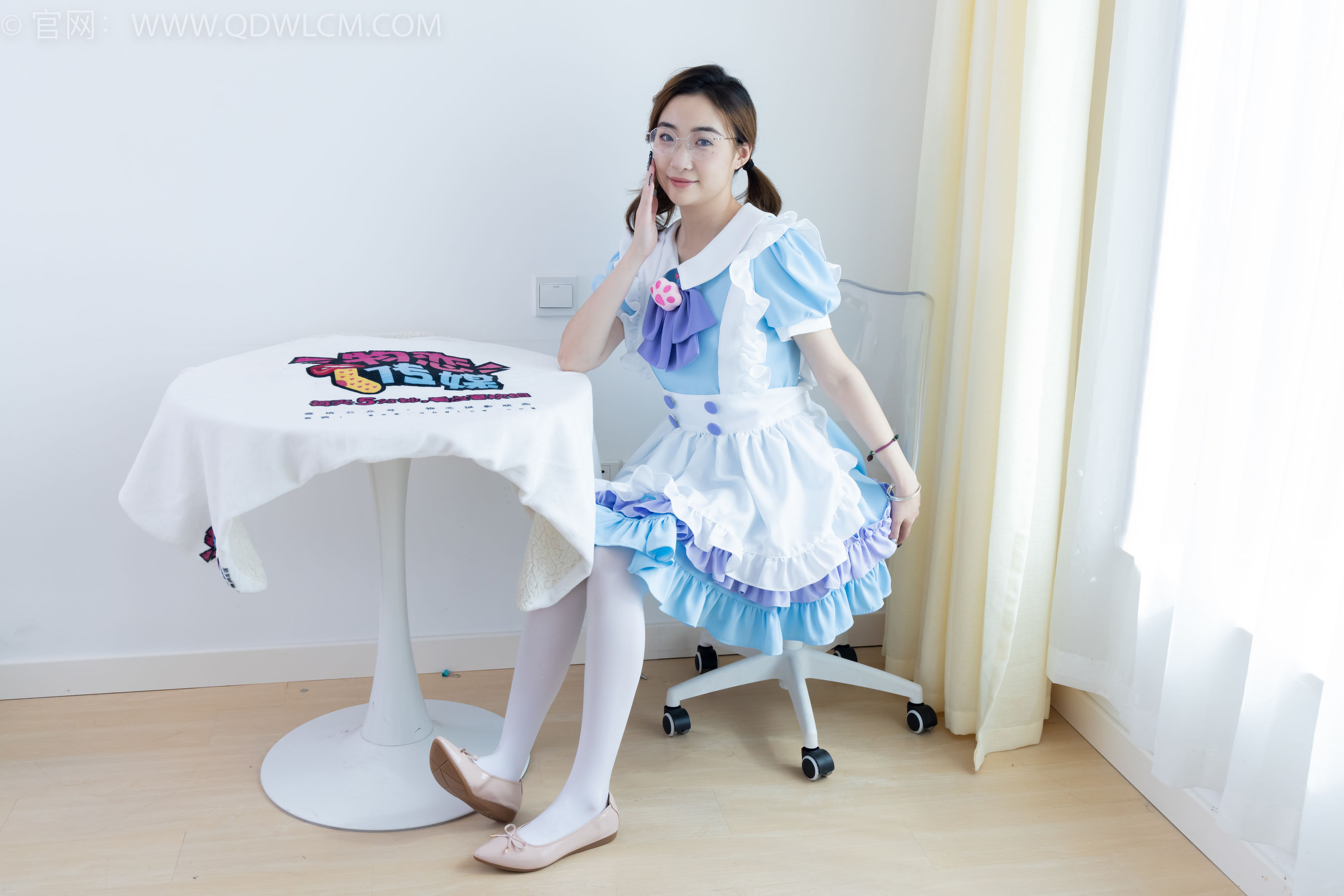 物恋传媒 No.2359 恬恬 - 女仆装、平底鞋、厚白丝、老头乐挠脚剧情/(155P)