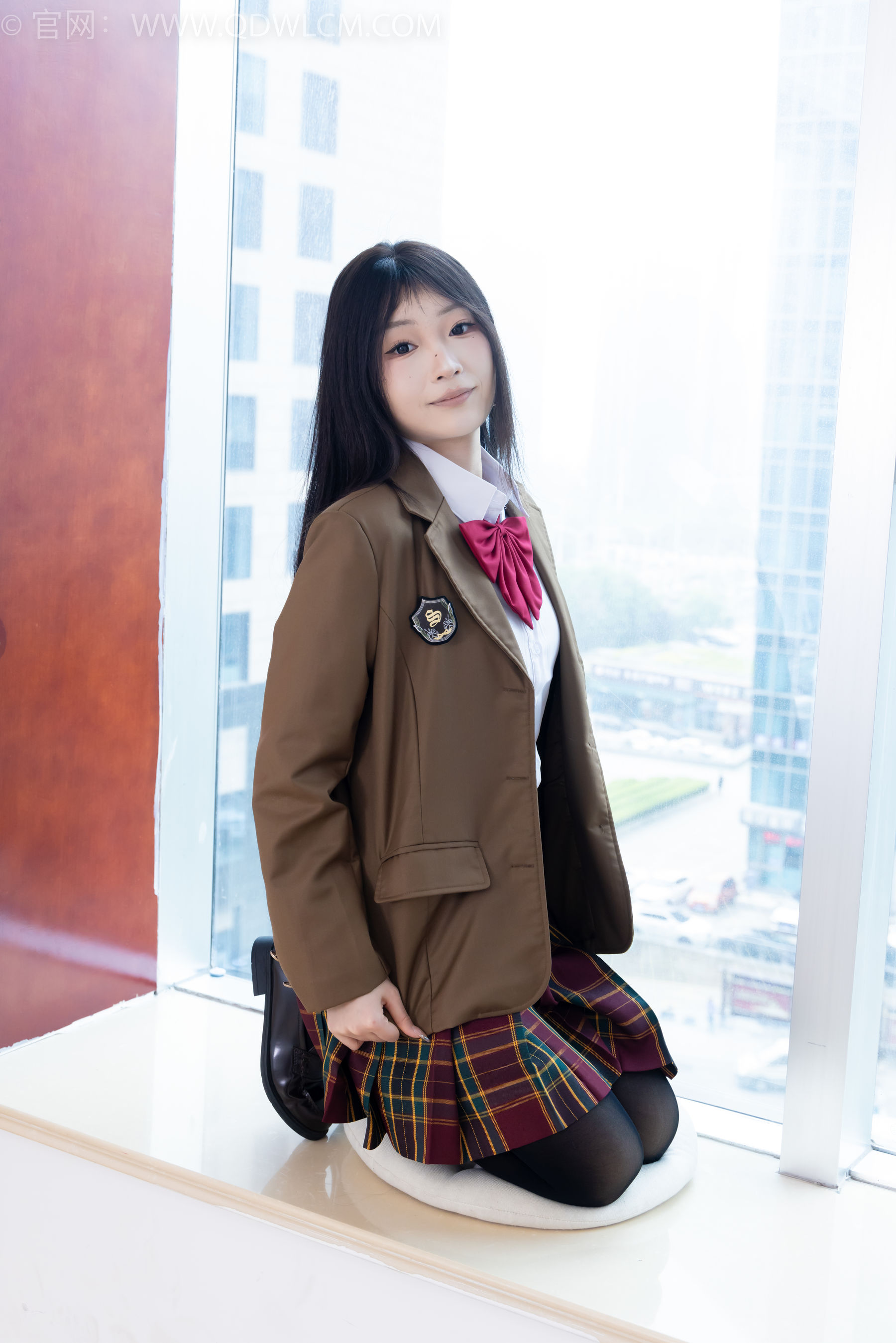 物恋传媒 No.2367 嘟嘟 - 皮鞋、厚黑丝、jk制服/(165P)