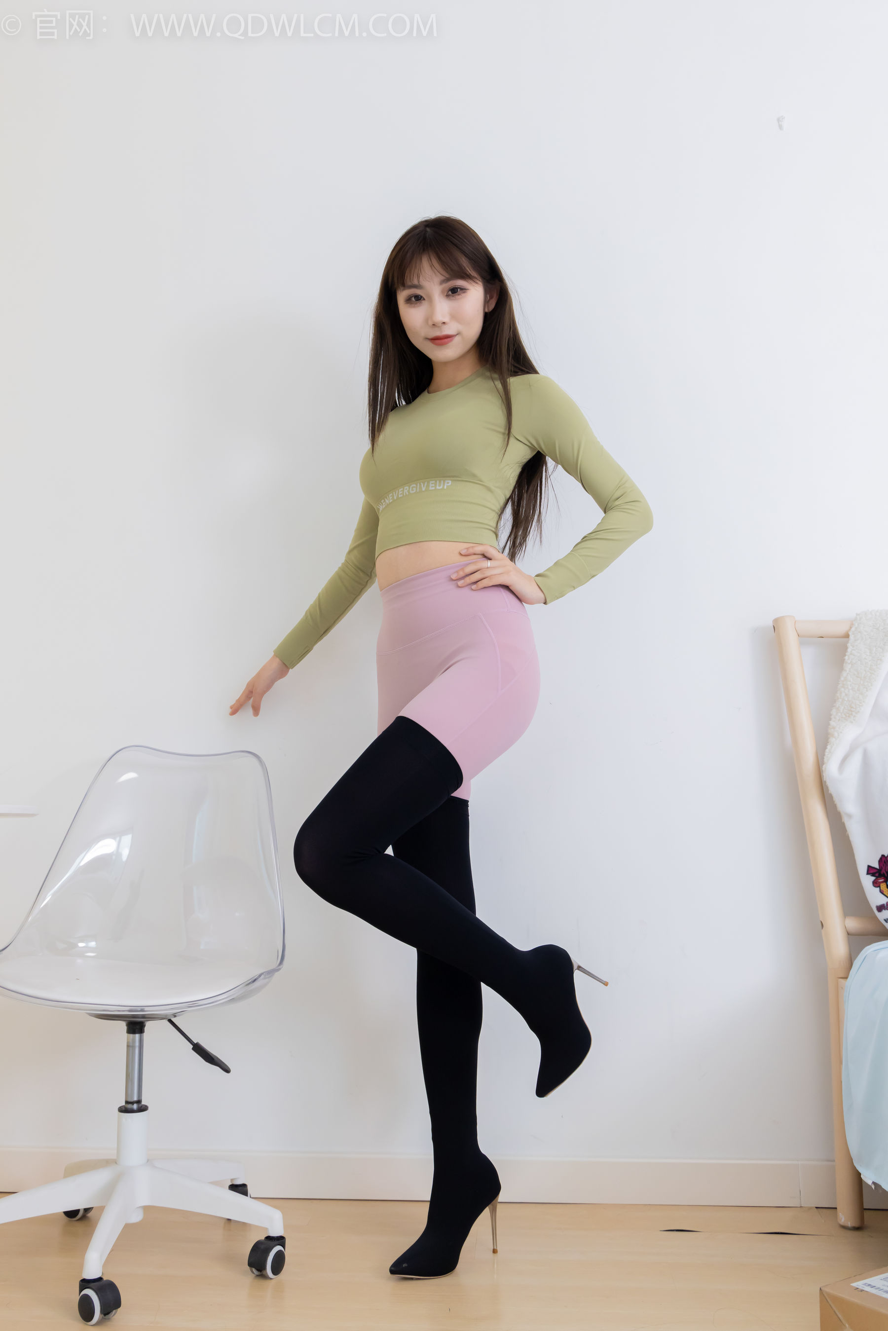 物恋传媒 No.2363 泡泡 - 瑜伽裤、过膝靴、薄白丝/(180P)