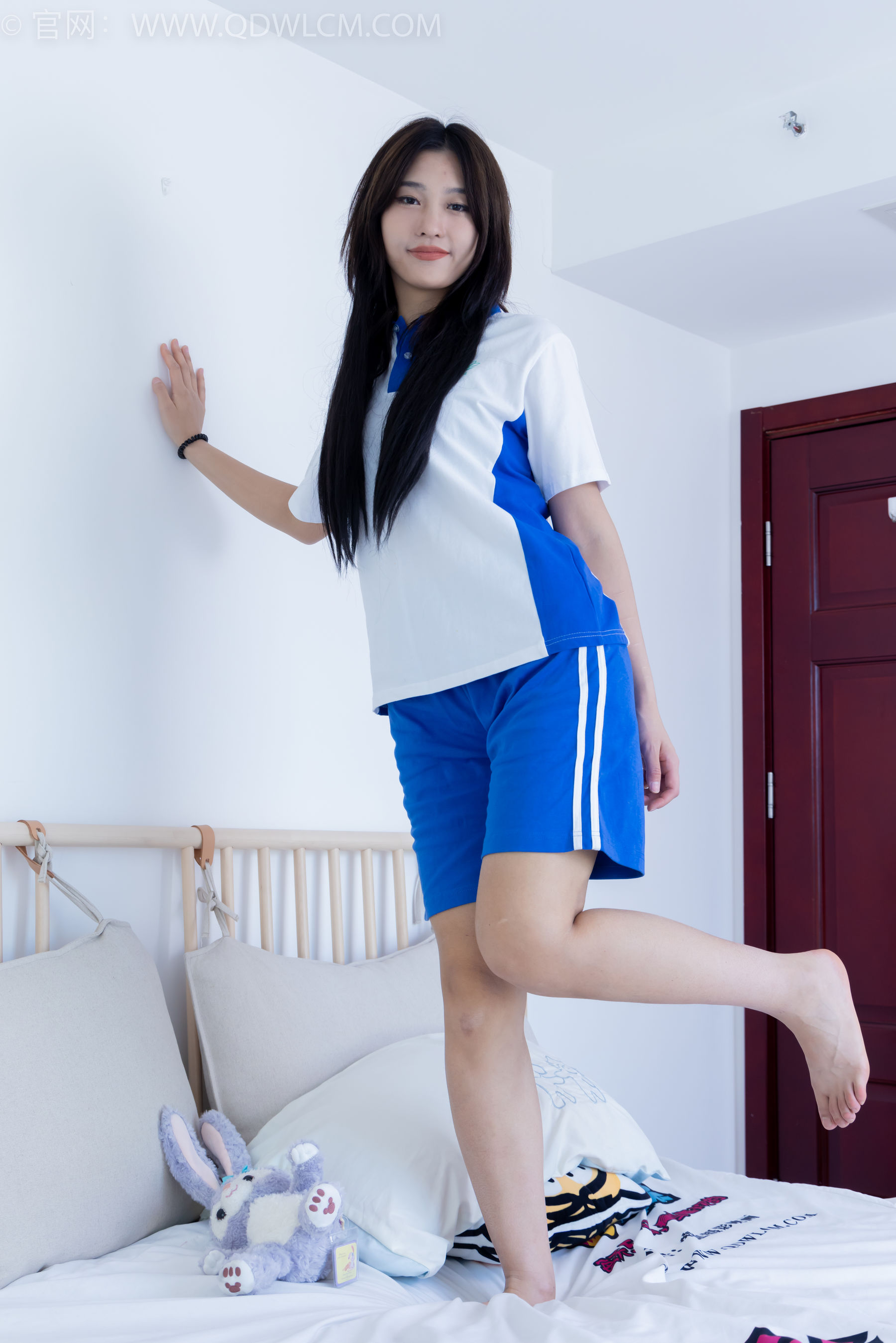 物恋传媒 No.2361 灰灰 - 校服、帆布鞋、白棉袜、裸足/(155P)