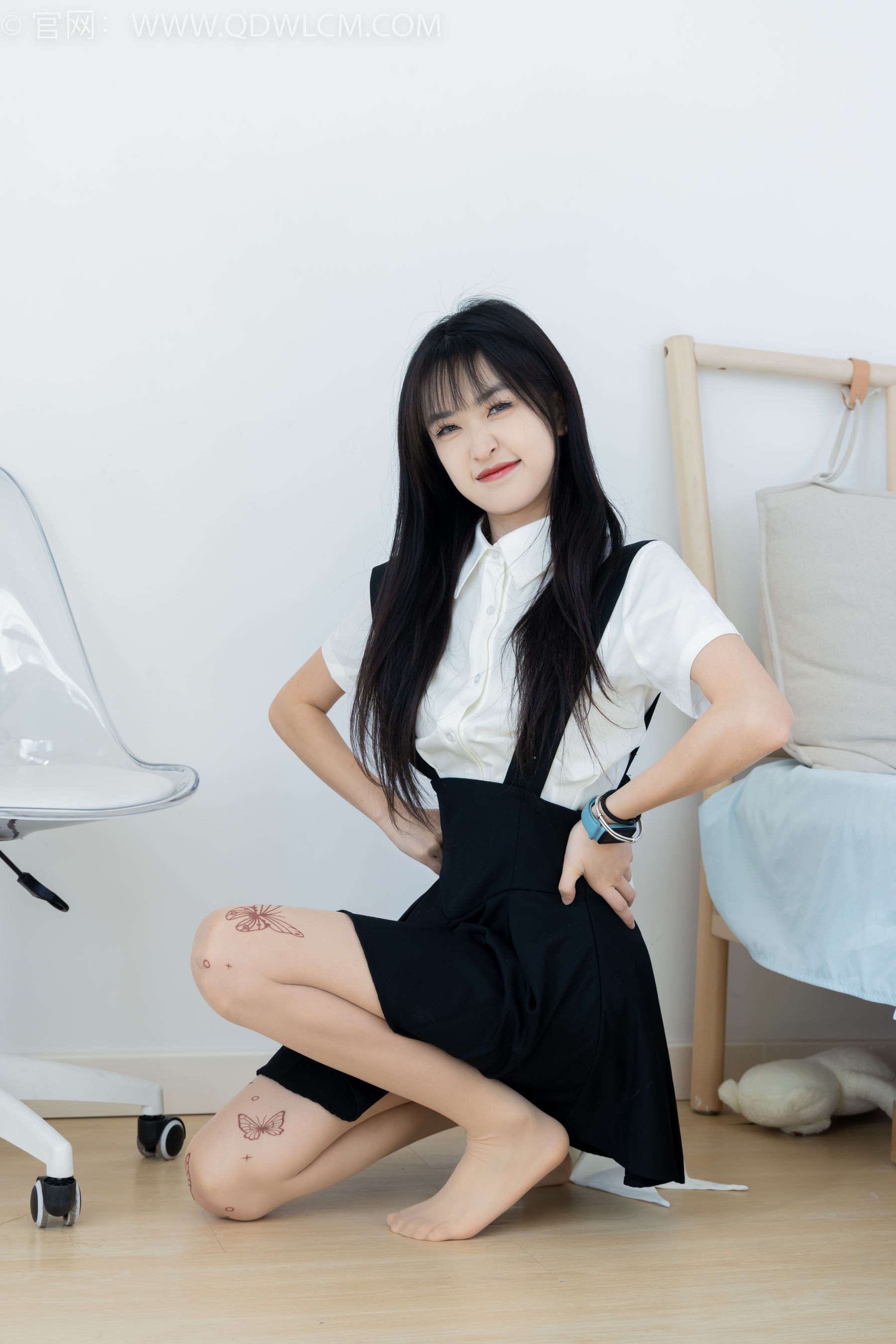 物恋传媒 No.2369 嘉木 - 长靴、长筒小腿白棉袜、蝴蝶薄肉丝/(200P)