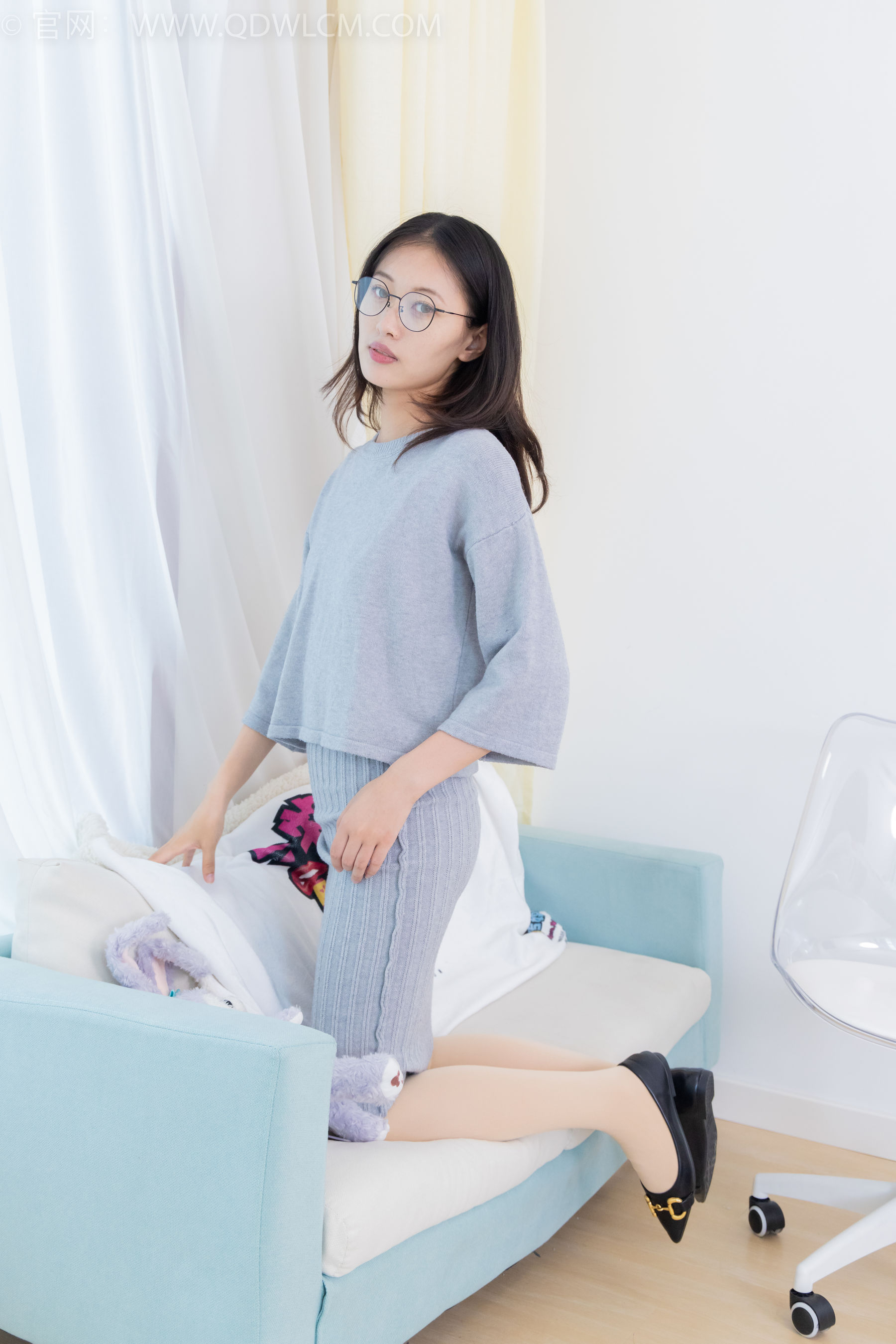 物恋传媒 No.2360 小优 - 平底鞋、厚肉丝/(155P)