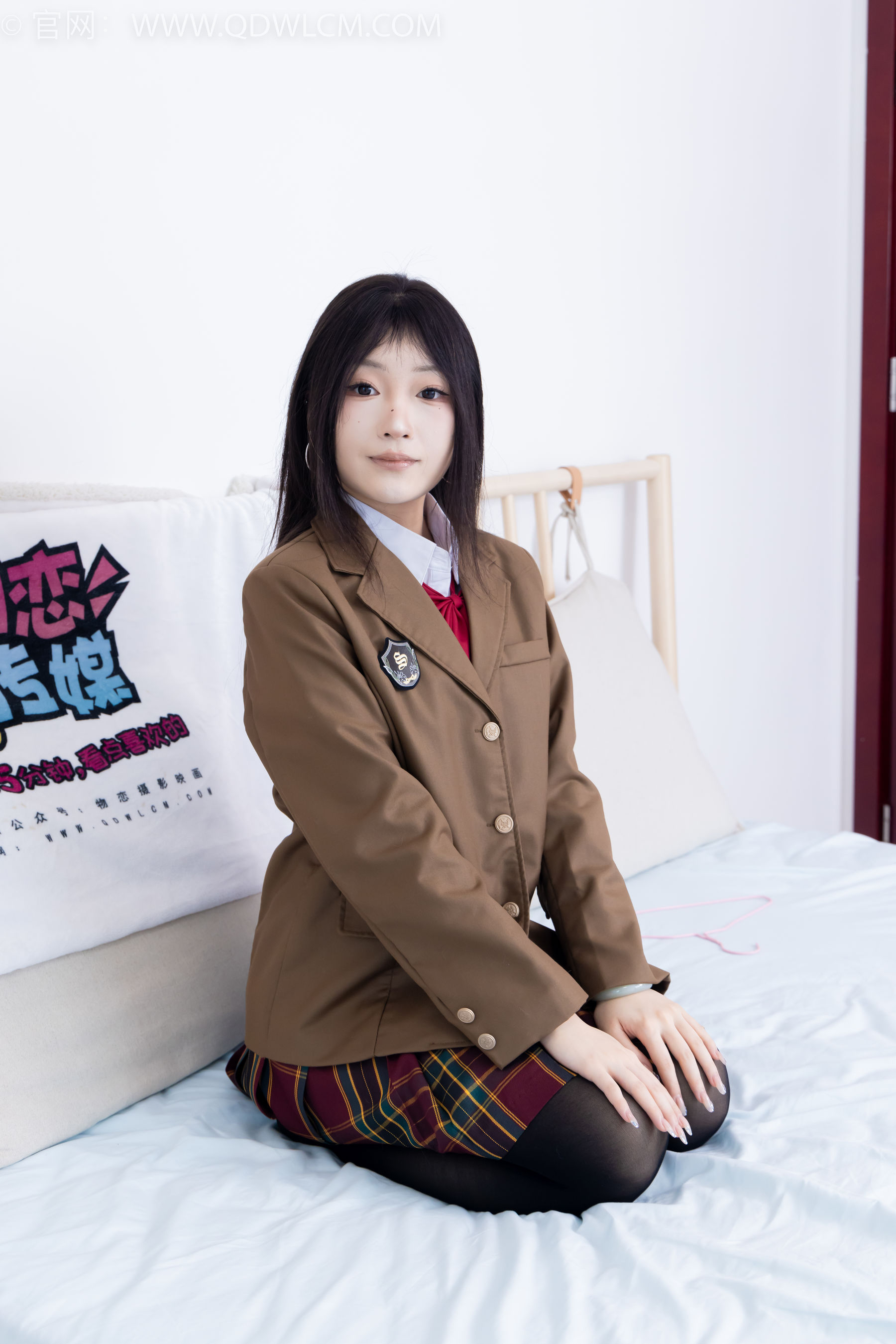 物恋传媒 No.2367 嘟嘟 - 皮鞋、厚黑丝、jk制服/(165P)