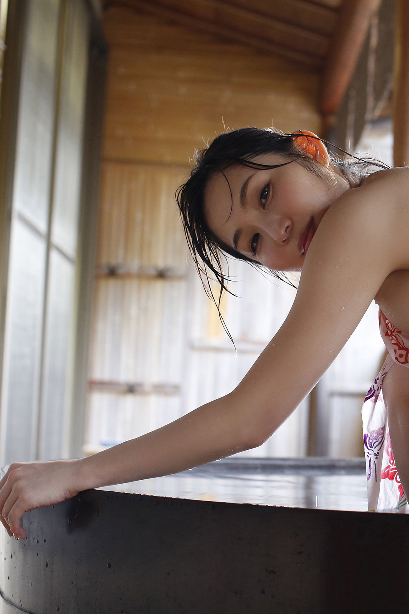 塩地美澄 - 日本一SEXYな美女アナと温泉旅/(88P)