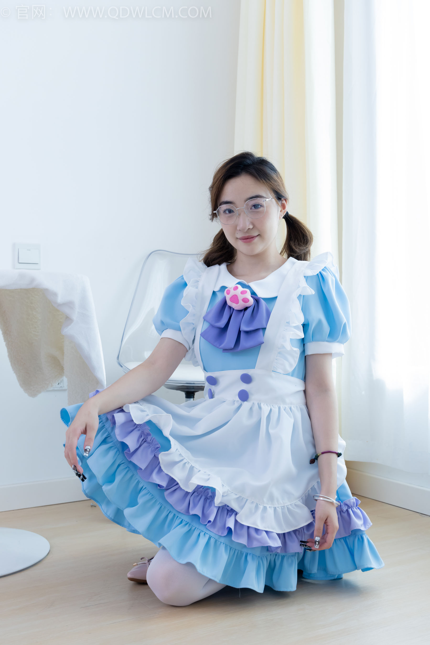 物恋传媒 No.2359 恬恬 - 女仆装、平底鞋、厚白丝、老头乐挠脚剧情/(155P)