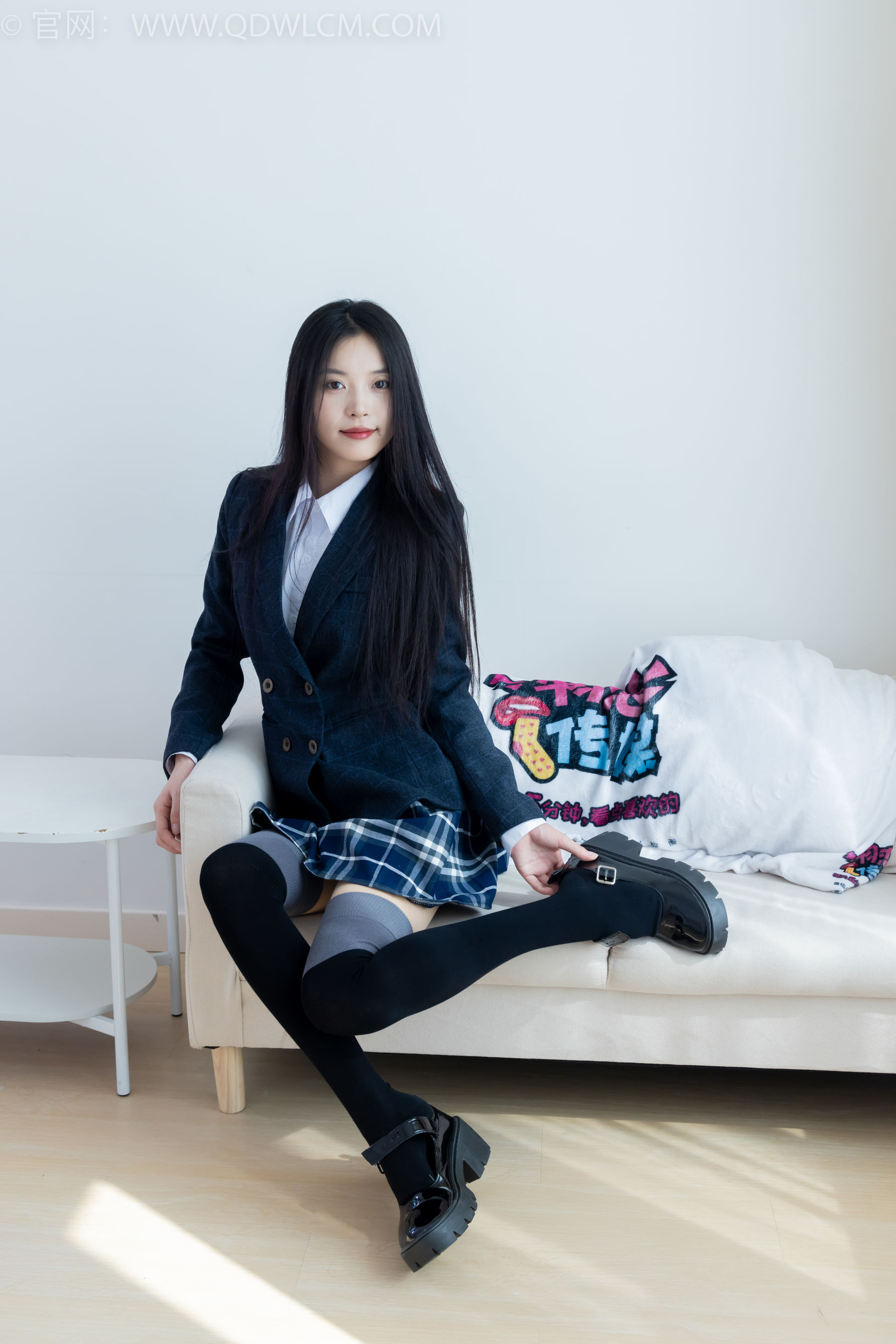 物恋传媒 No.2371 茯苓 - JK制服、皮鞋、拼接过膝袜/(155P)