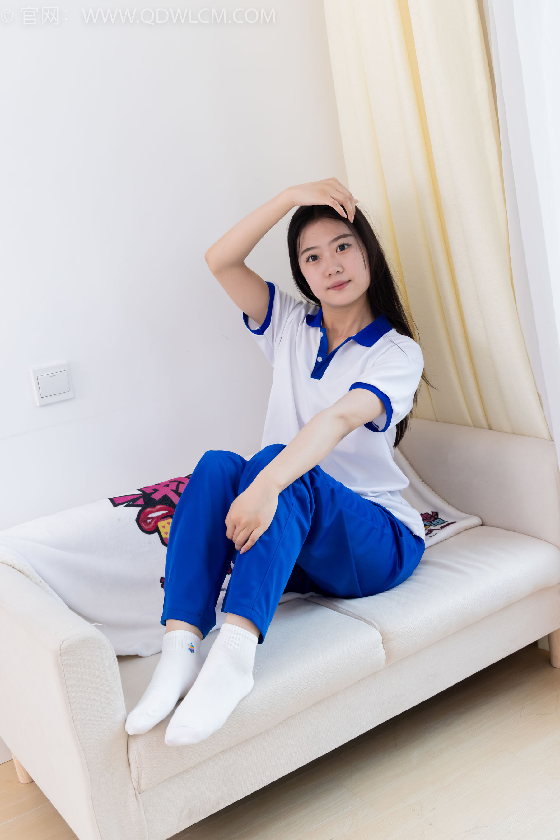 物恋传媒 No.2368 芋头 - 板鞋、白棉袜、裸足/(150P)