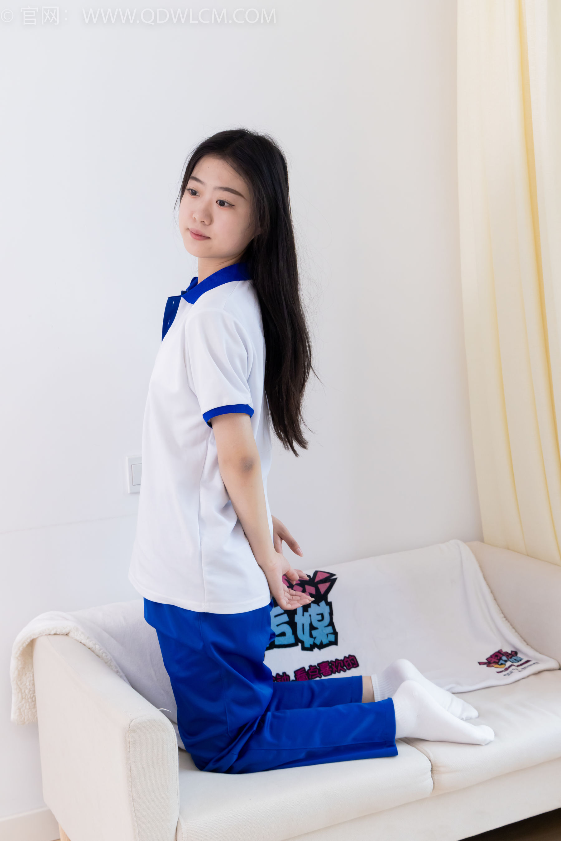 物恋传媒 No.2368 芋头 - 板鞋、白棉袜、裸足/(150P)