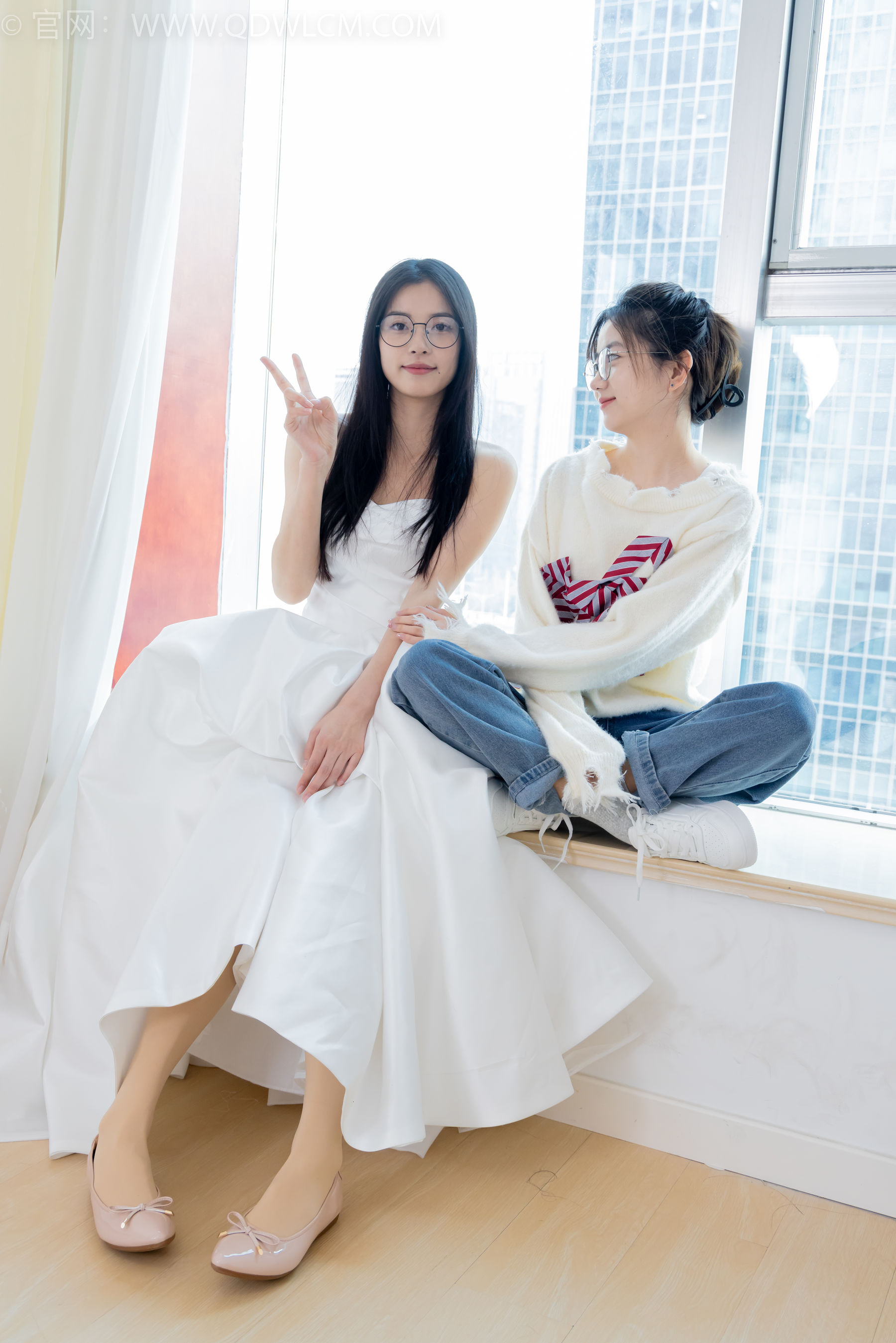 物恋传媒 No.2370 茯苓&欢欢 - 平底鞋、板鞋、厚肉丝、灰色棉袜、薄肉丝/(150P)