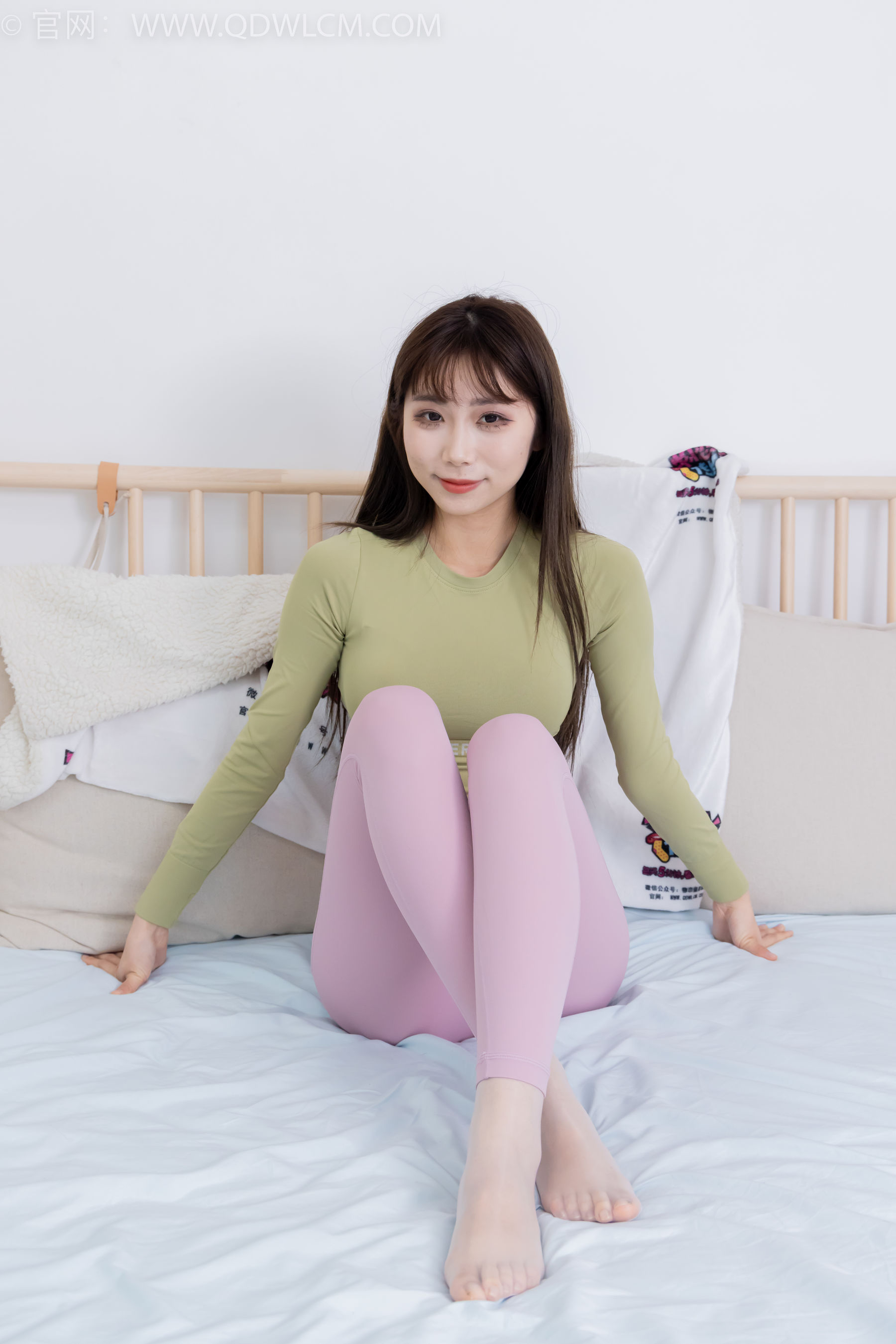 物恋传媒 No.2363 泡泡 - 瑜伽裤、过膝靴、薄白丝/(180P)