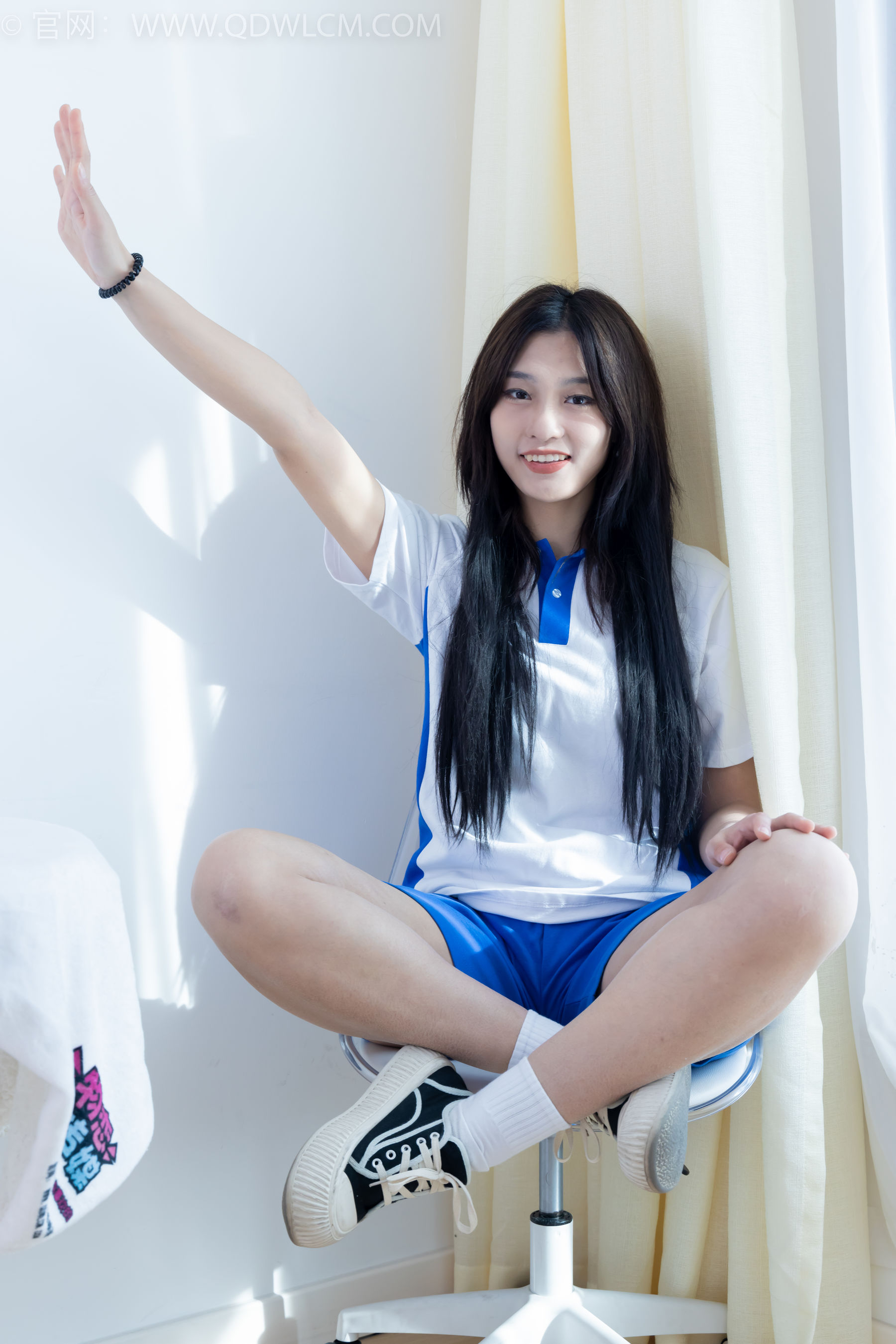 物恋传媒 No.2361 灰灰 - 校服、帆布鞋、白棉袜、裸足/(155P)