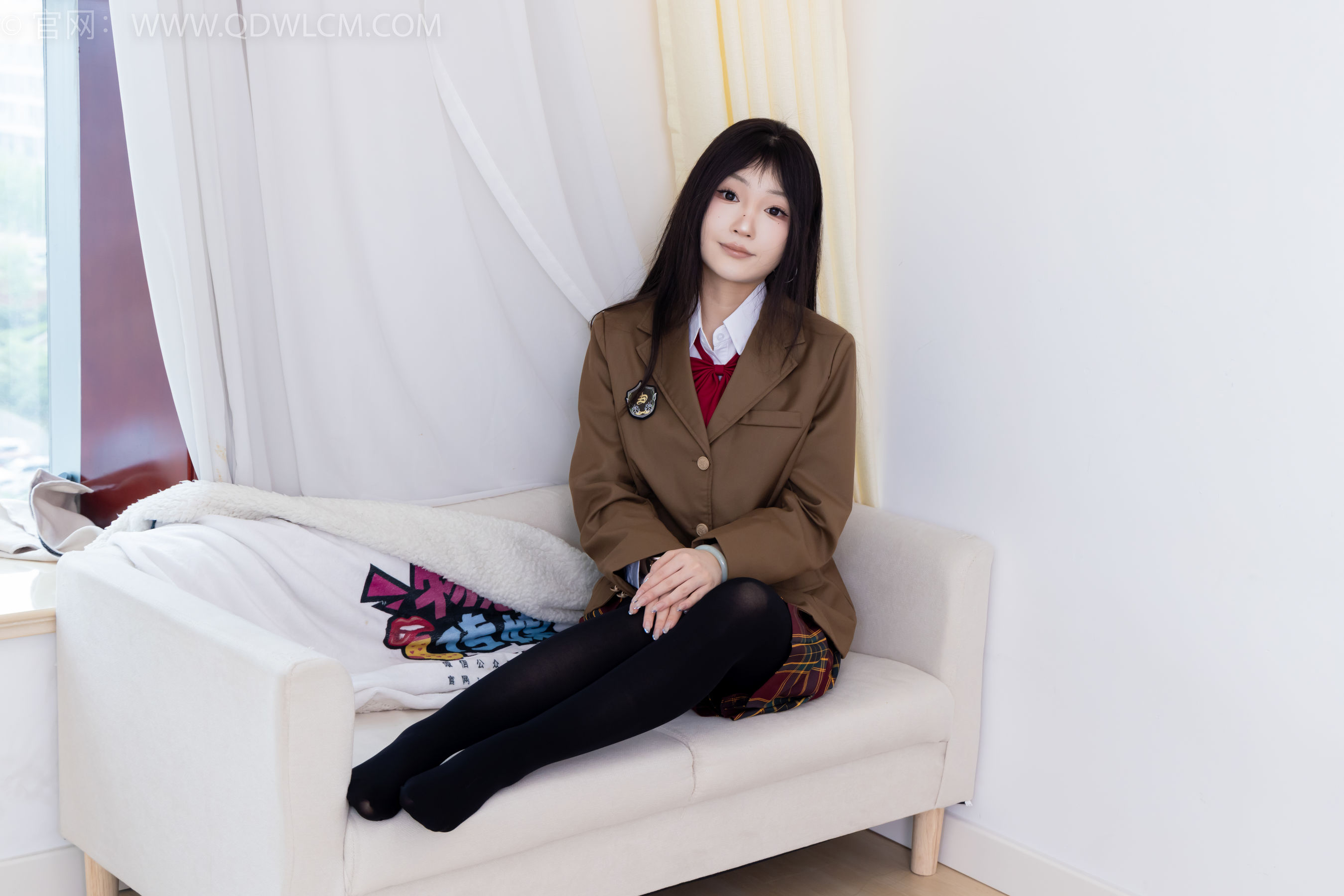 物恋传媒 No.2367 嘟嘟 - 皮鞋、厚黑丝、jk制服/(165P)