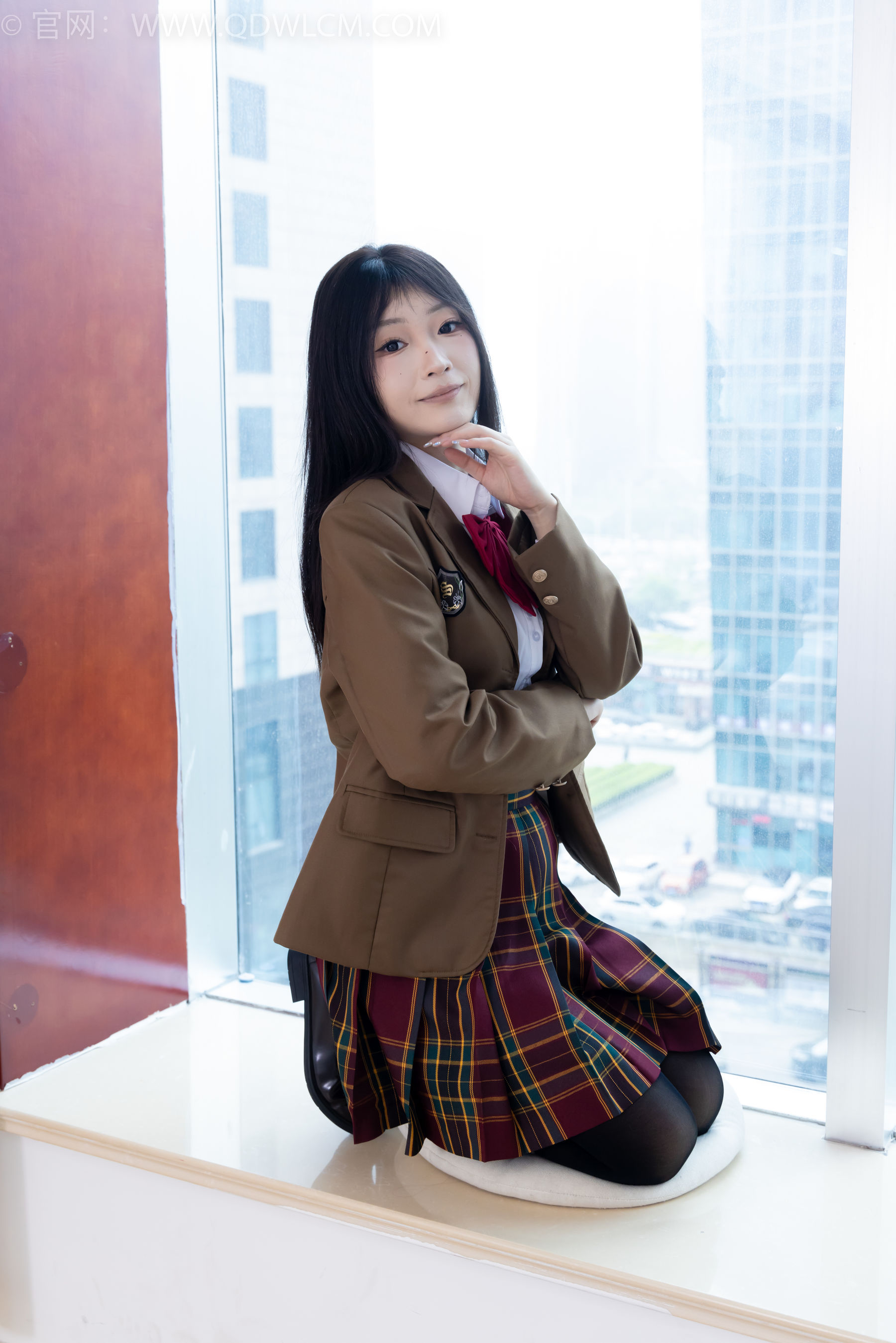 物恋传媒 No.2367 嘟嘟 - 皮鞋、厚黑丝、jk制服/(165P)