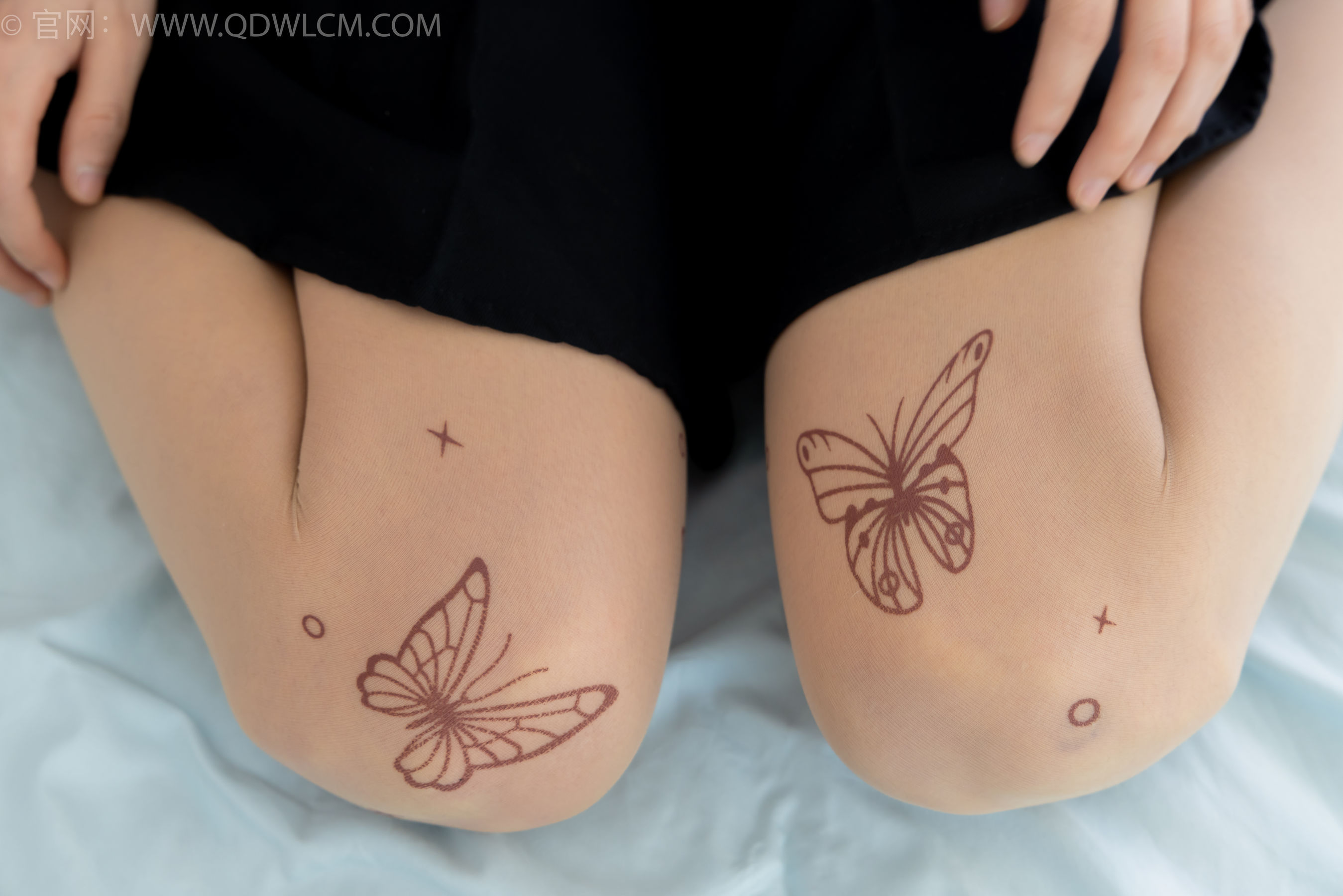 物恋传媒 No.2369 嘉木 - 长靴、长筒小腿白棉袜、蝴蝶薄肉丝/(200P)