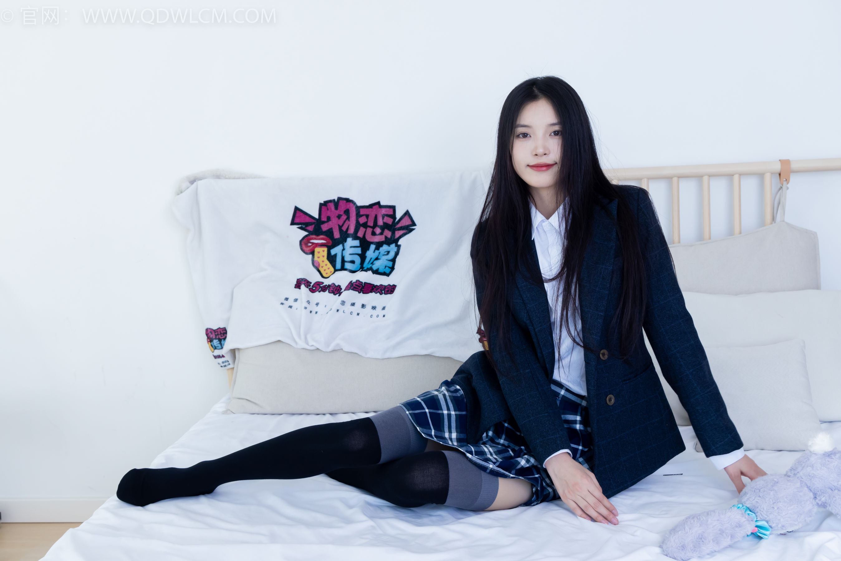 物恋传媒 No.2371 茯苓 - JK制服、皮鞋、拼接过膝袜/(155P)