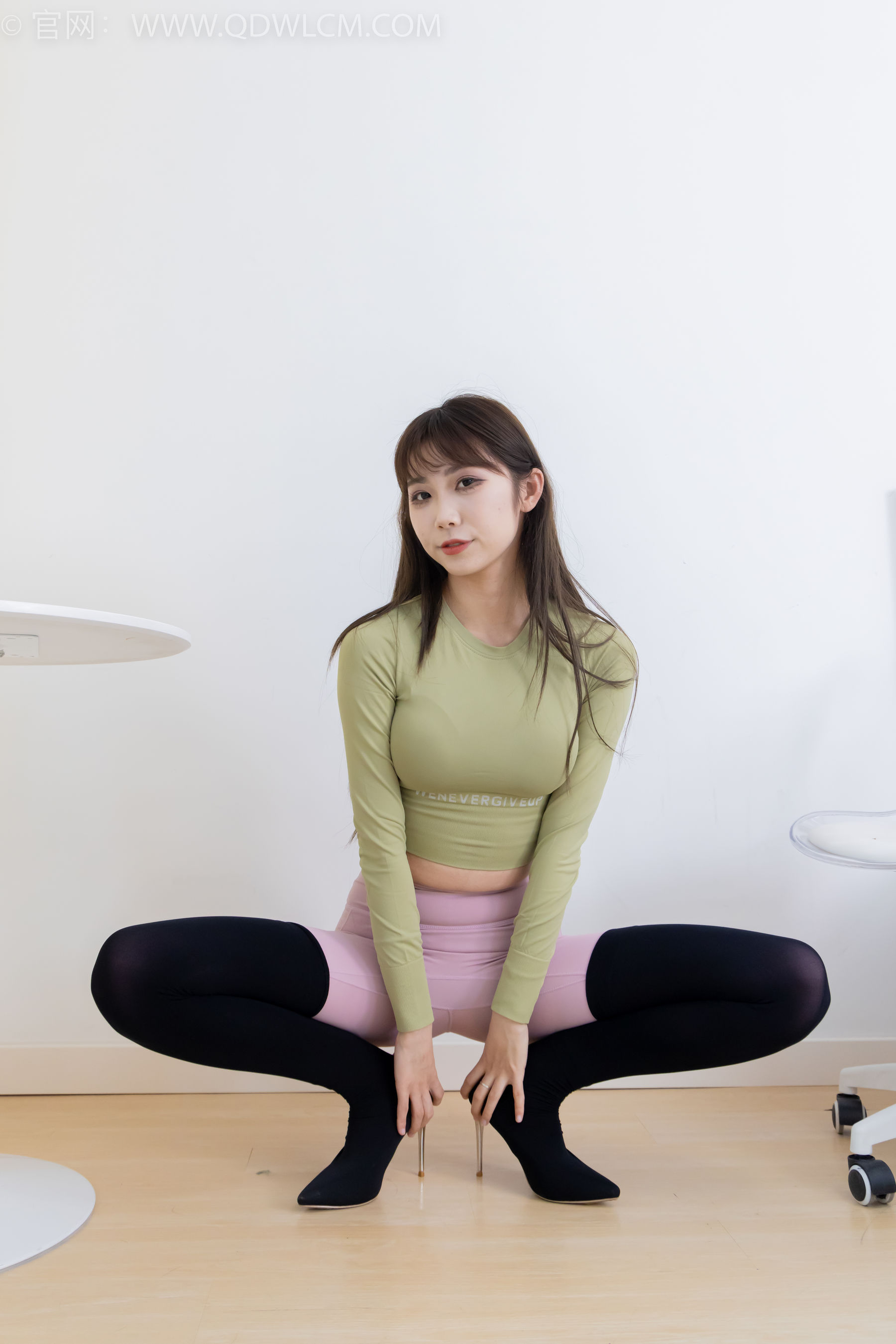 物恋传媒 No.2363 泡泡 - 瑜伽裤、过膝靴、薄白丝/(180P)