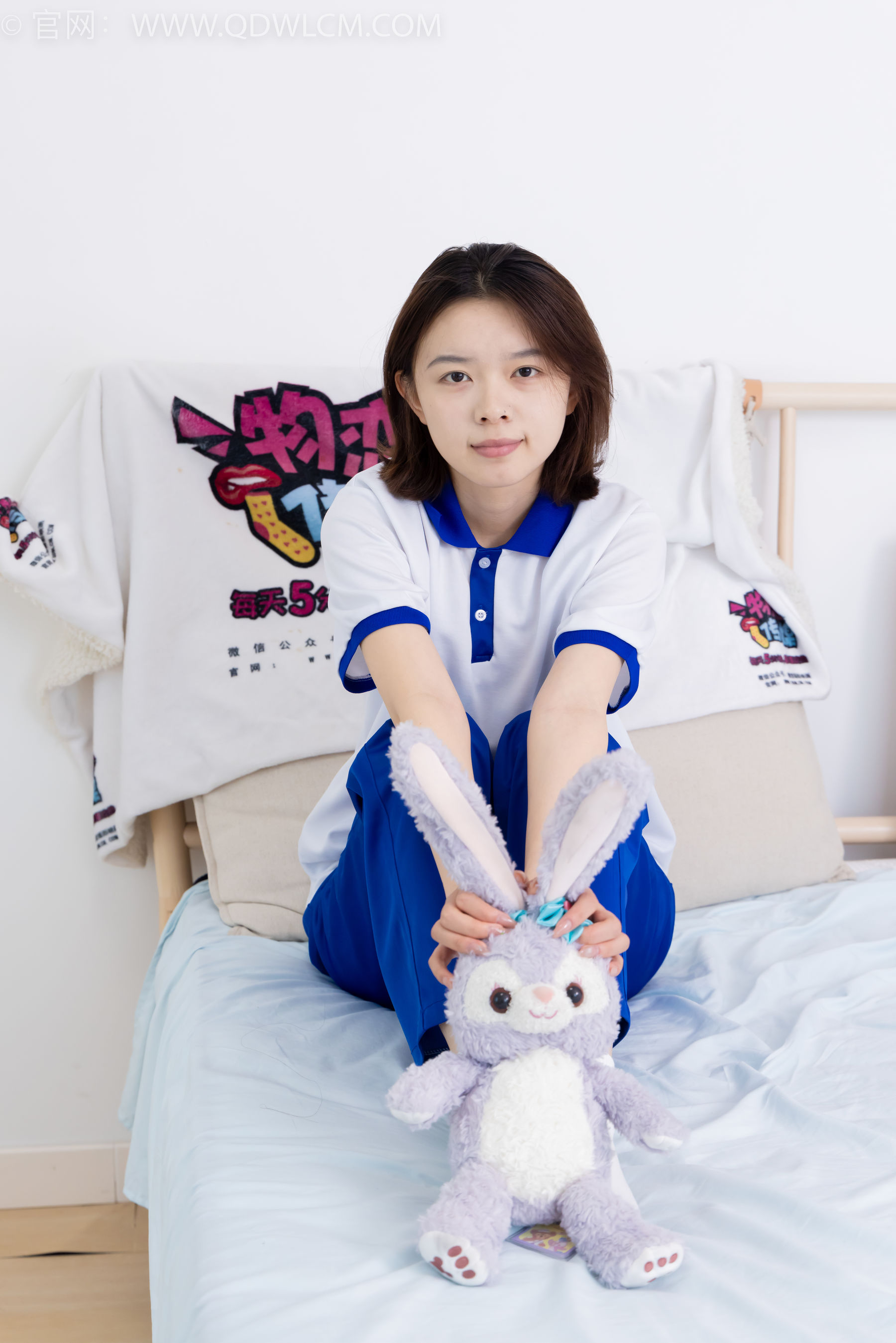 物恋传媒 No.2364 小悦 - 校服、板鞋、白棉袜、裸足/(150P)