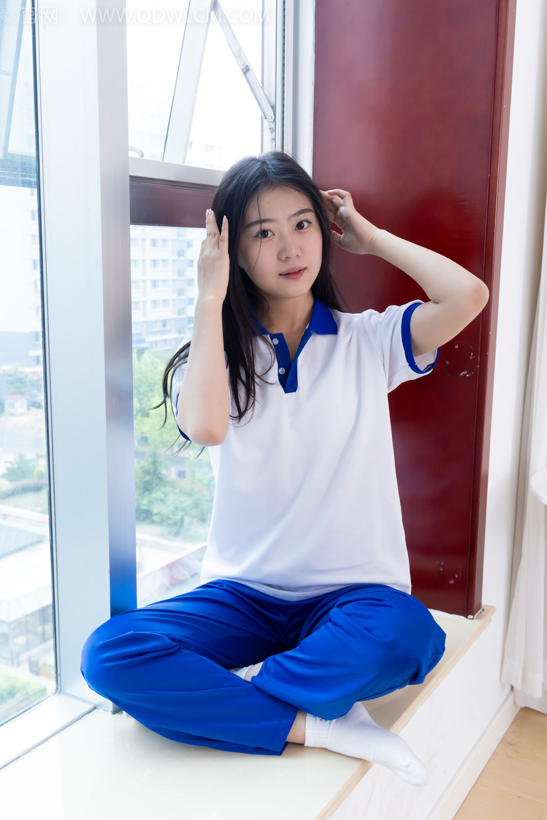 物恋传媒 No.2368 芋头 - 板鞋、白棉袜、裸足/(150P)