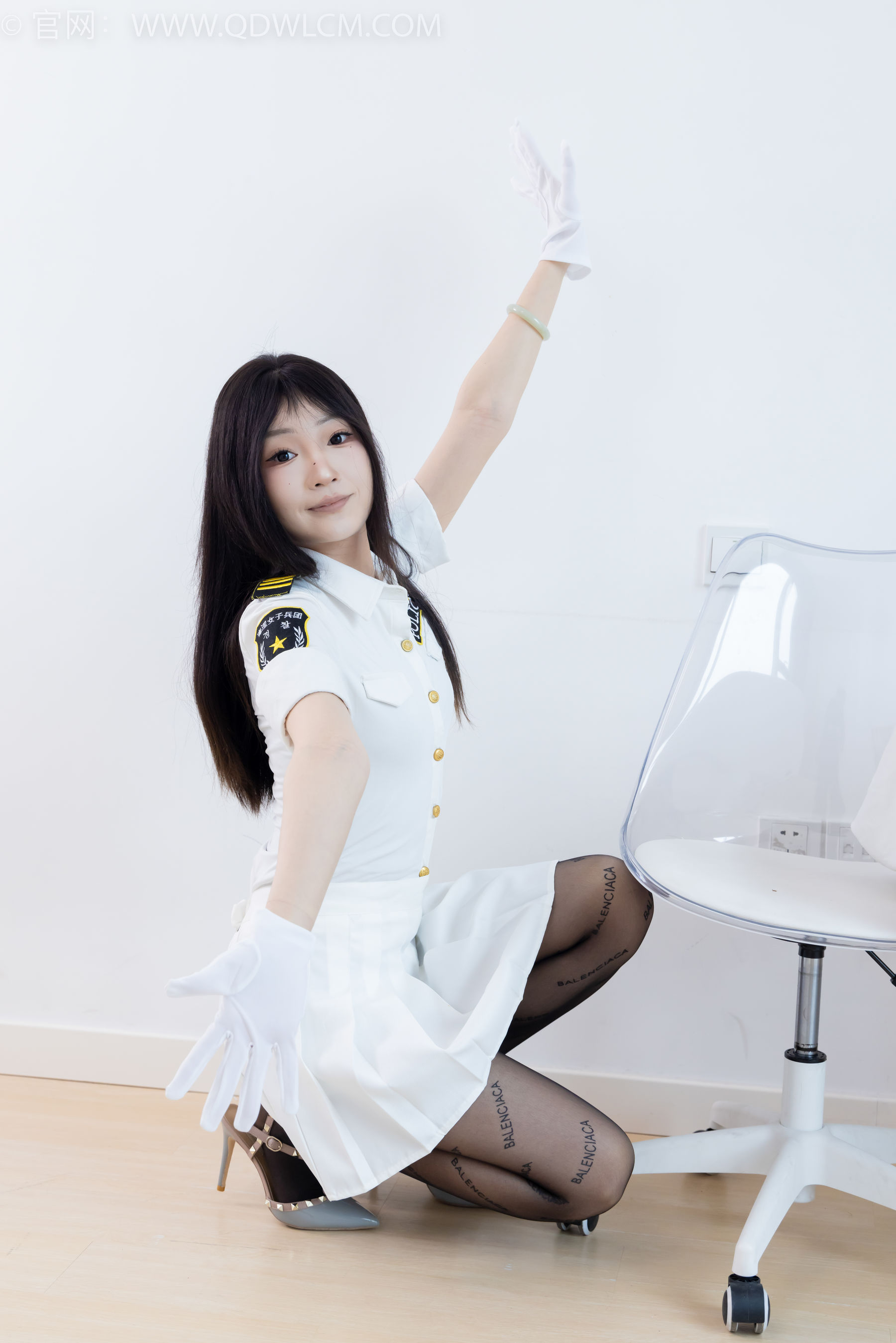 物恋传媒 No.2372 嘟嘟 - 高跟鞋、手套、薄黑丝脚尖加固款、薄肉丝脚尖加固款/(170P)